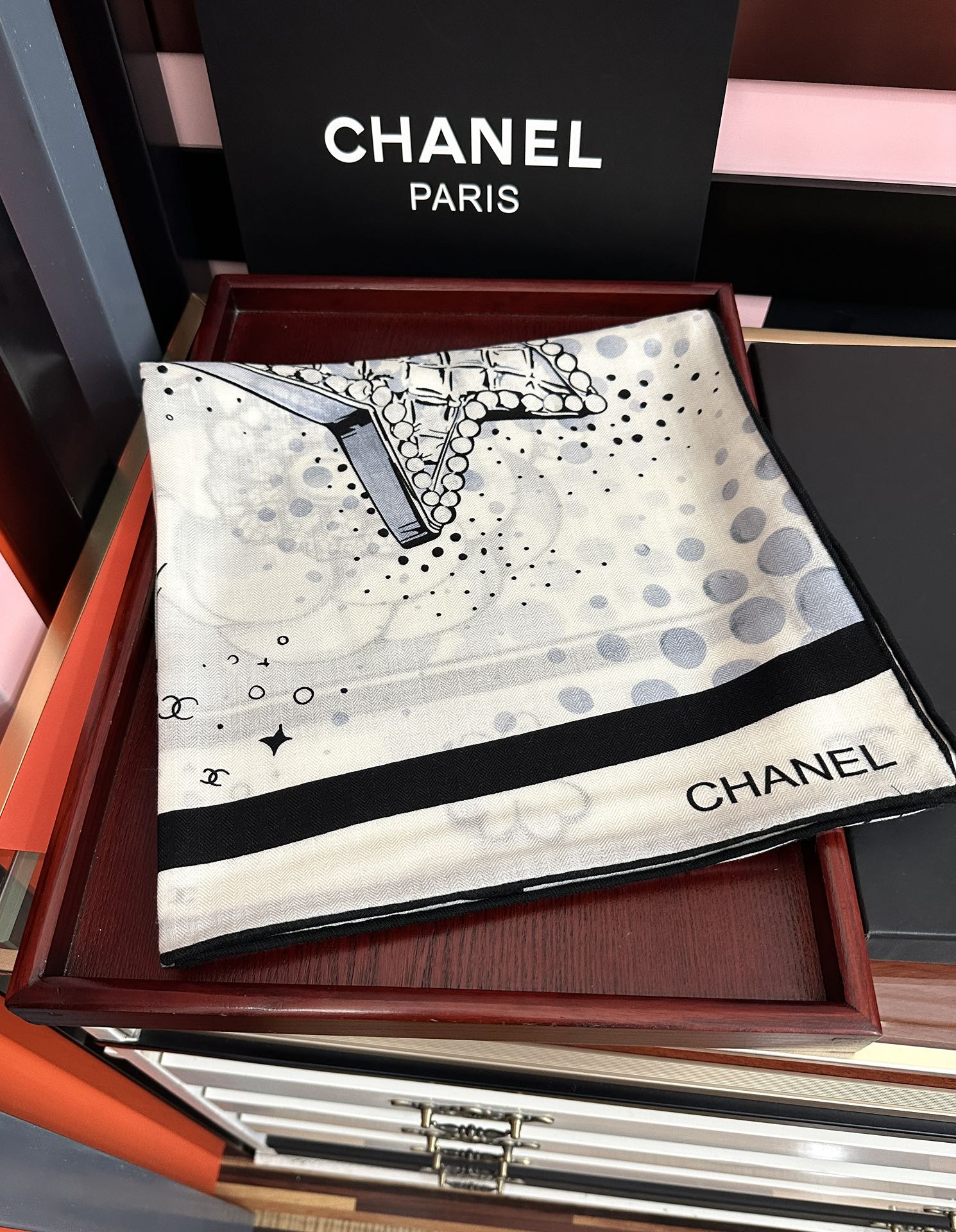 新款❤️ 2025 香奈儿 太美了 【双面同色】[礼物]~气质到骨子里[色]香奶奶新一季的面料超高级，真