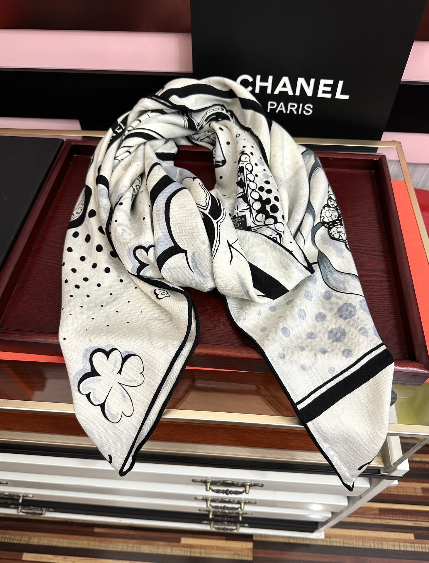 新款❤️ 2025 香奈儿 太美了 【双面同色】[礼物]~气质到骨子里[色]香奶奶新一季的面料超高级，真