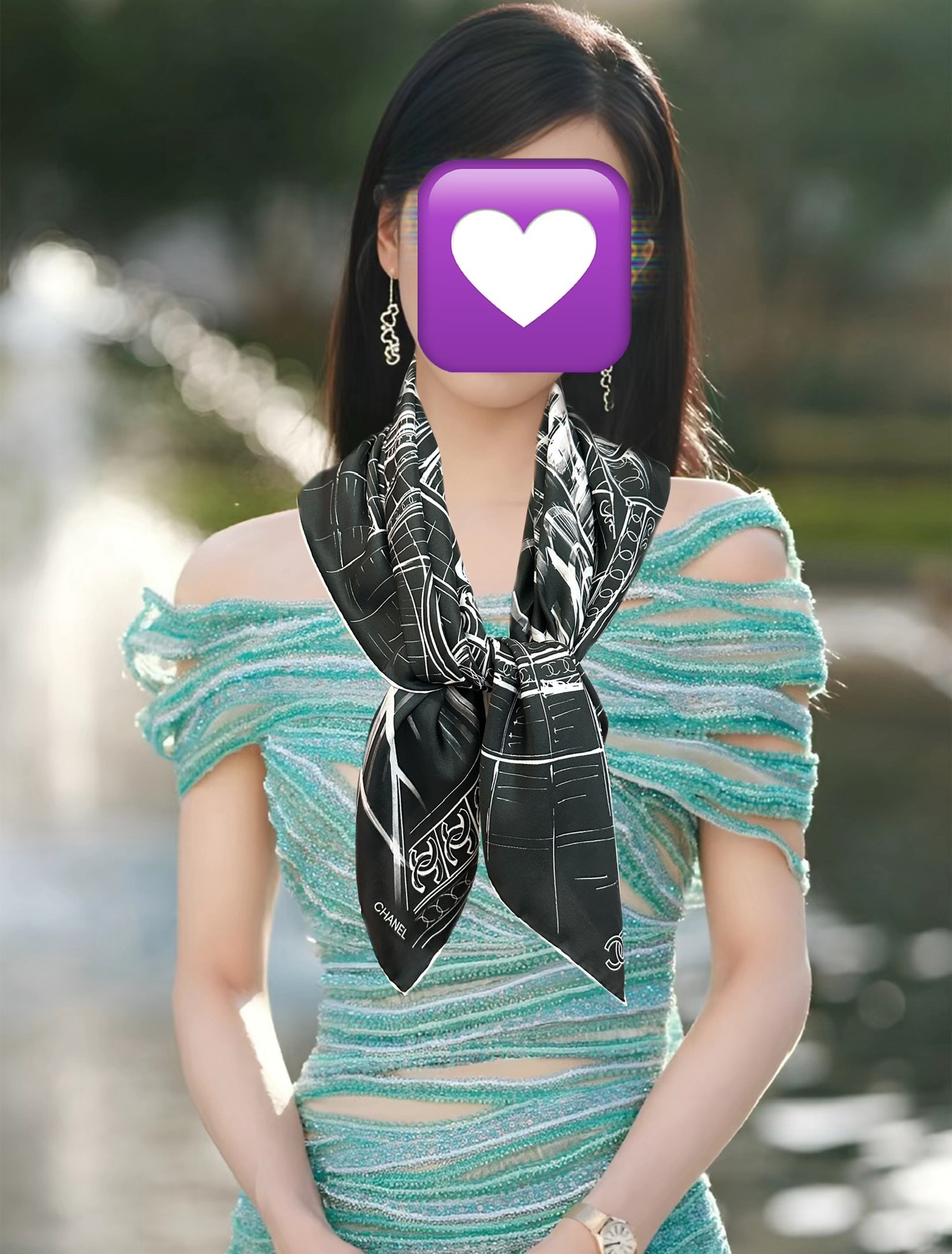 。2010新款 香奈 今年的爆款 这款必入丝巾 官网同步 的图案是巴黎大皇宫中被命名为“Gabriell