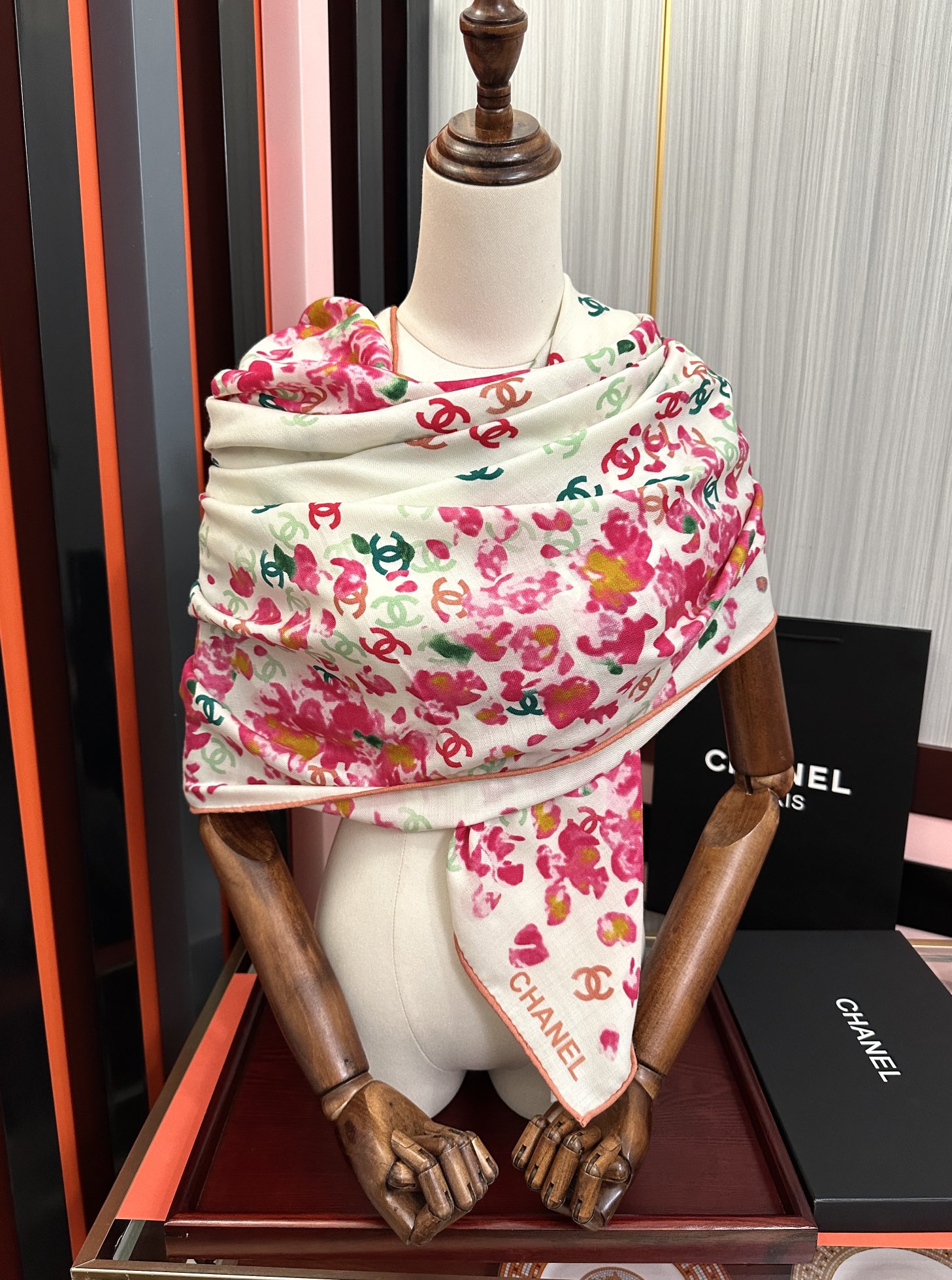 ❤️香奈儿 【2025双面同色印花】太美了[發]经典茶花帽子🎩设计优雅风[礼物]~气质到骨子里[色]香奶