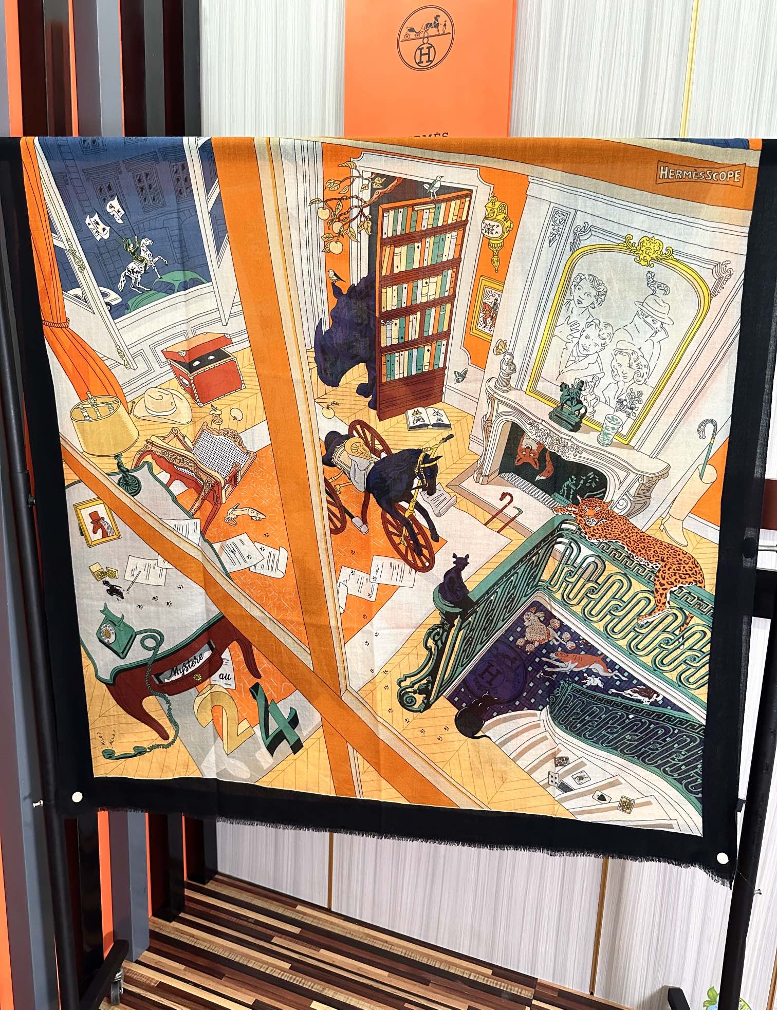 。 爱马士2025 最新款【24号之谜】顶级设计太美了，真心赞👍😘💍实物真心美 🎀披肩配以印花💓💃🏻无论