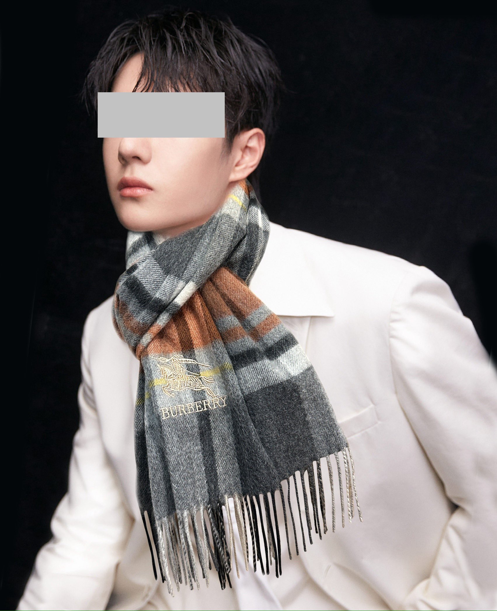 。85%山羊绒 [爱心]2025巴宝莉采用内蒙古顶级山羊绒，最新款男女通用情侣款👫重磅推荐💥 经典的格子