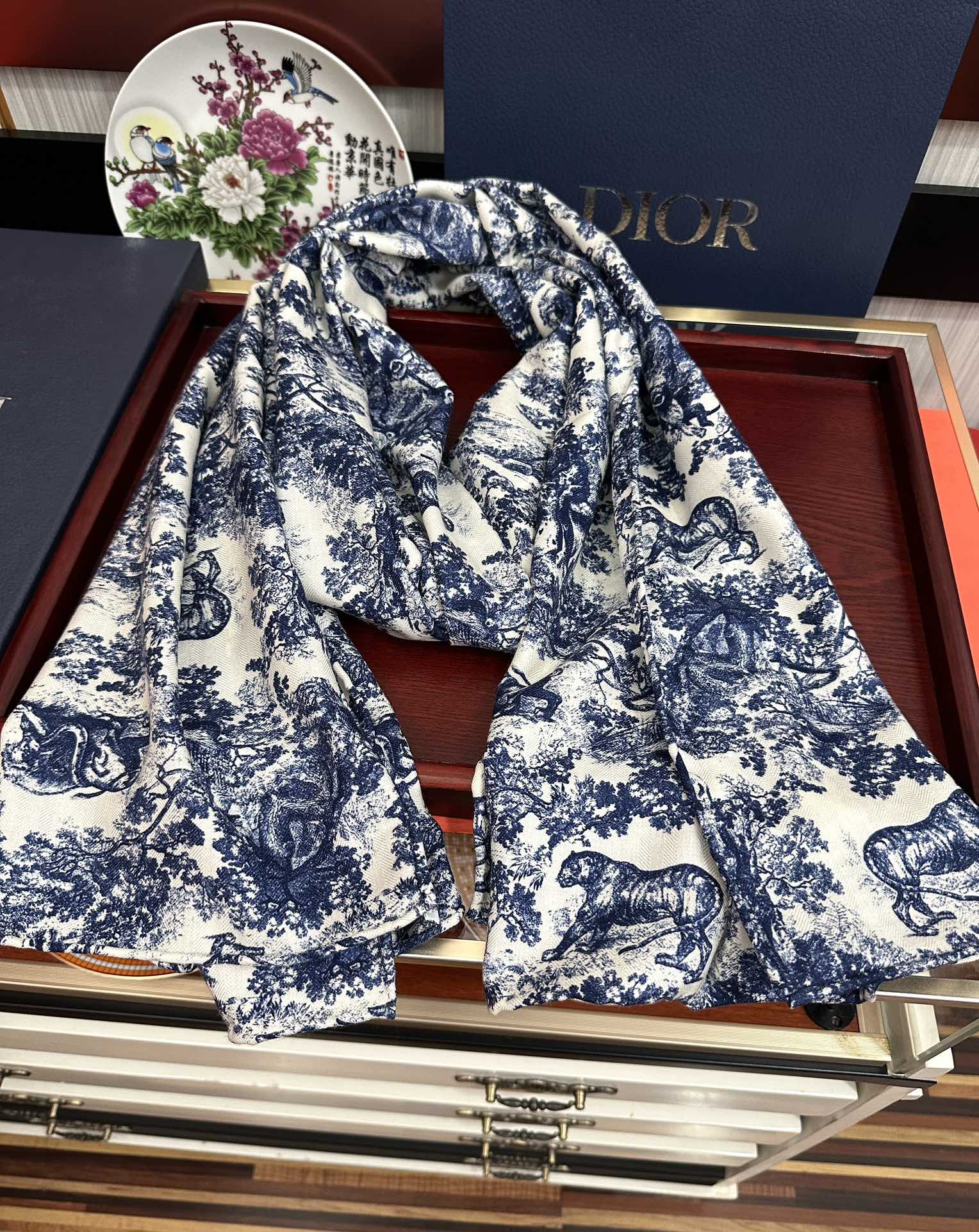 新款 2025迪奥。双面同色【动物丛林】最流行的花型 太美了[吃瓜]下手一定要快[嘴唇]四季都可以用[勾