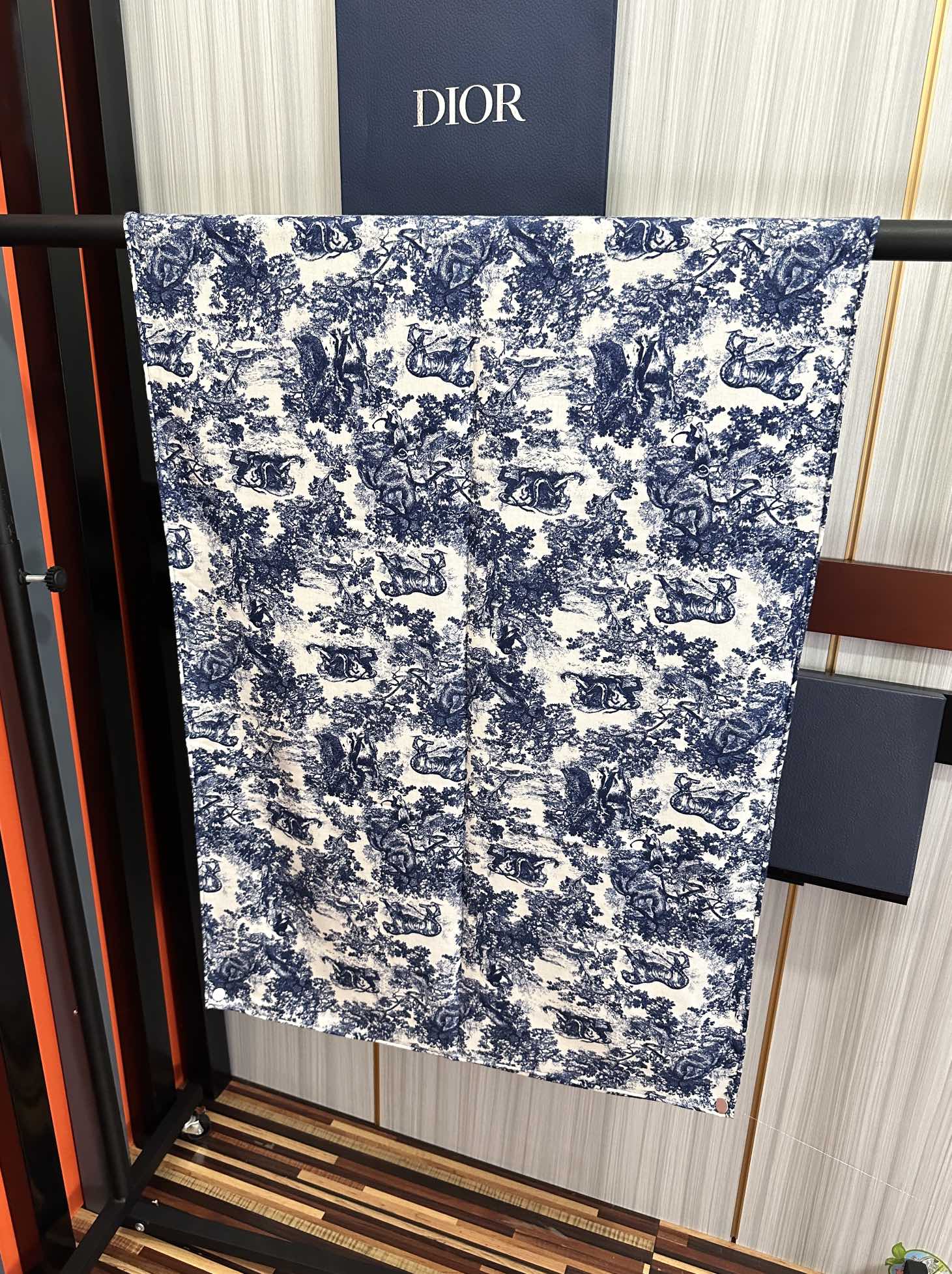 新款 2025迪奥。双面同色【动物丛林】最流行的花型 太美了[吃瓜]下手一定要快[嘴唇]四季都可以用[勾