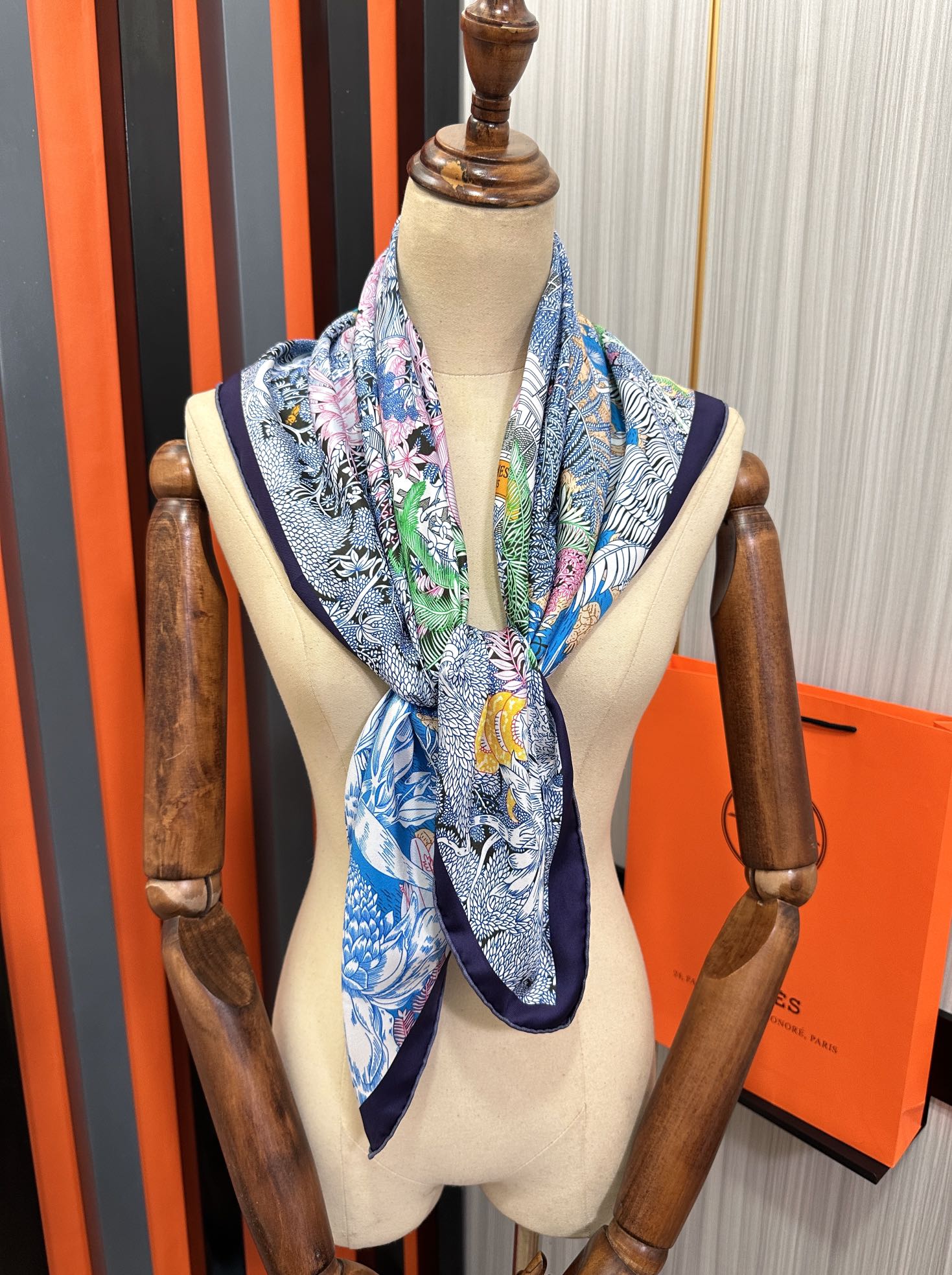 。重磅推荐 爱马🐎士2025 新款 高端设计买到都说好👍下手一定要快高端 大爱❤️女人尤物 货极少 四季