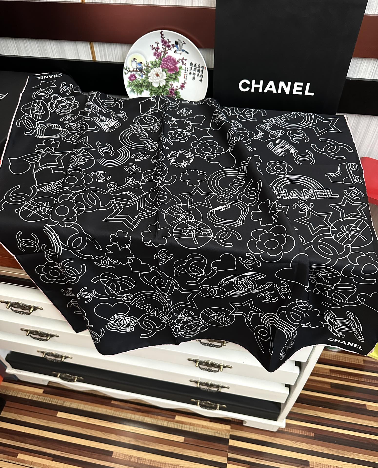 。香奈儿 专柜同步【双面同色】重磅推荐[色]真的超级爱的款式❤️Love,真情永在[得意]一条印有cha