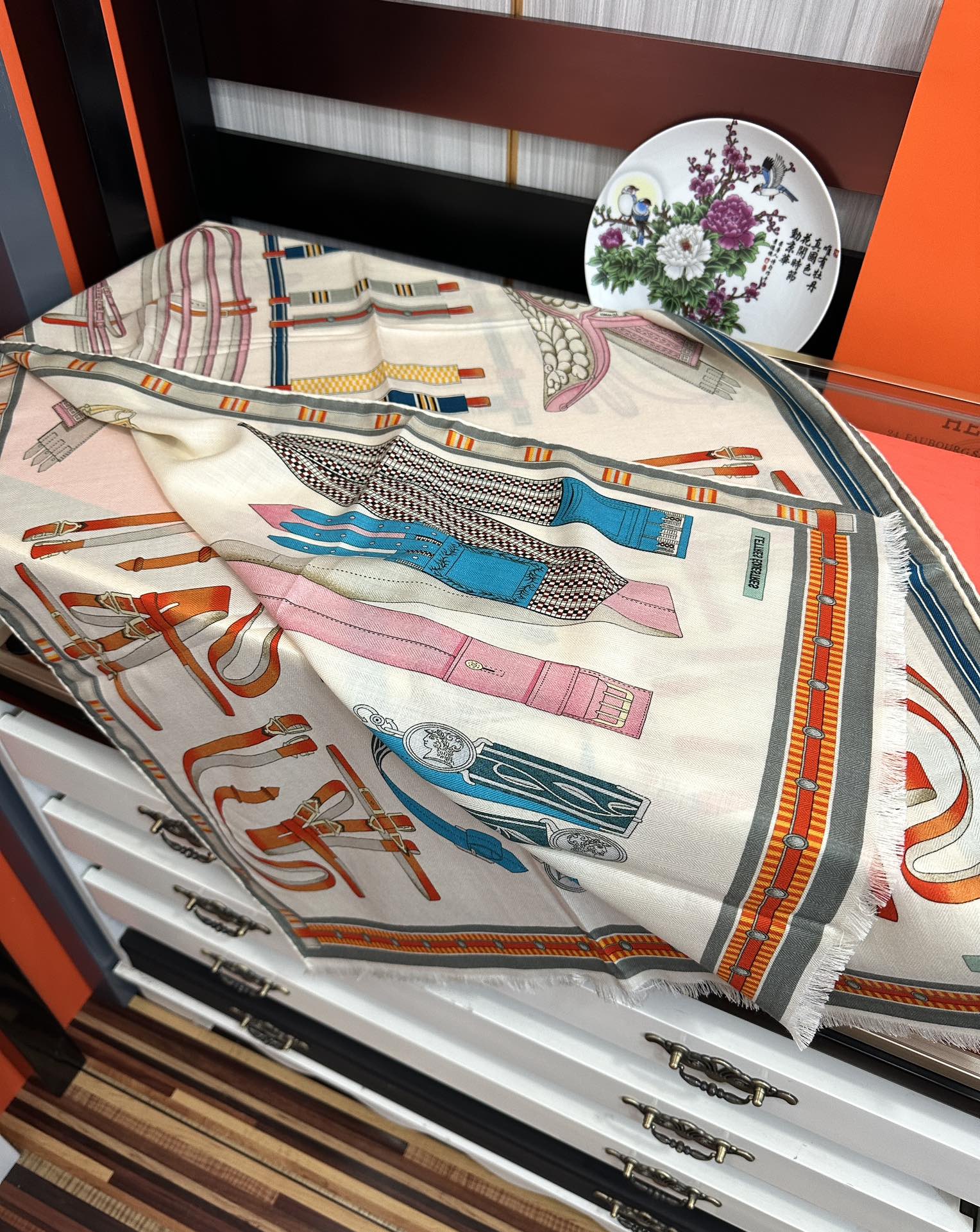 上新 爱马仕。2010【双面同色骏马】太美了[吃瓜][嘴唇]四季都可以用[勾引]真心美的让人非常非上身效