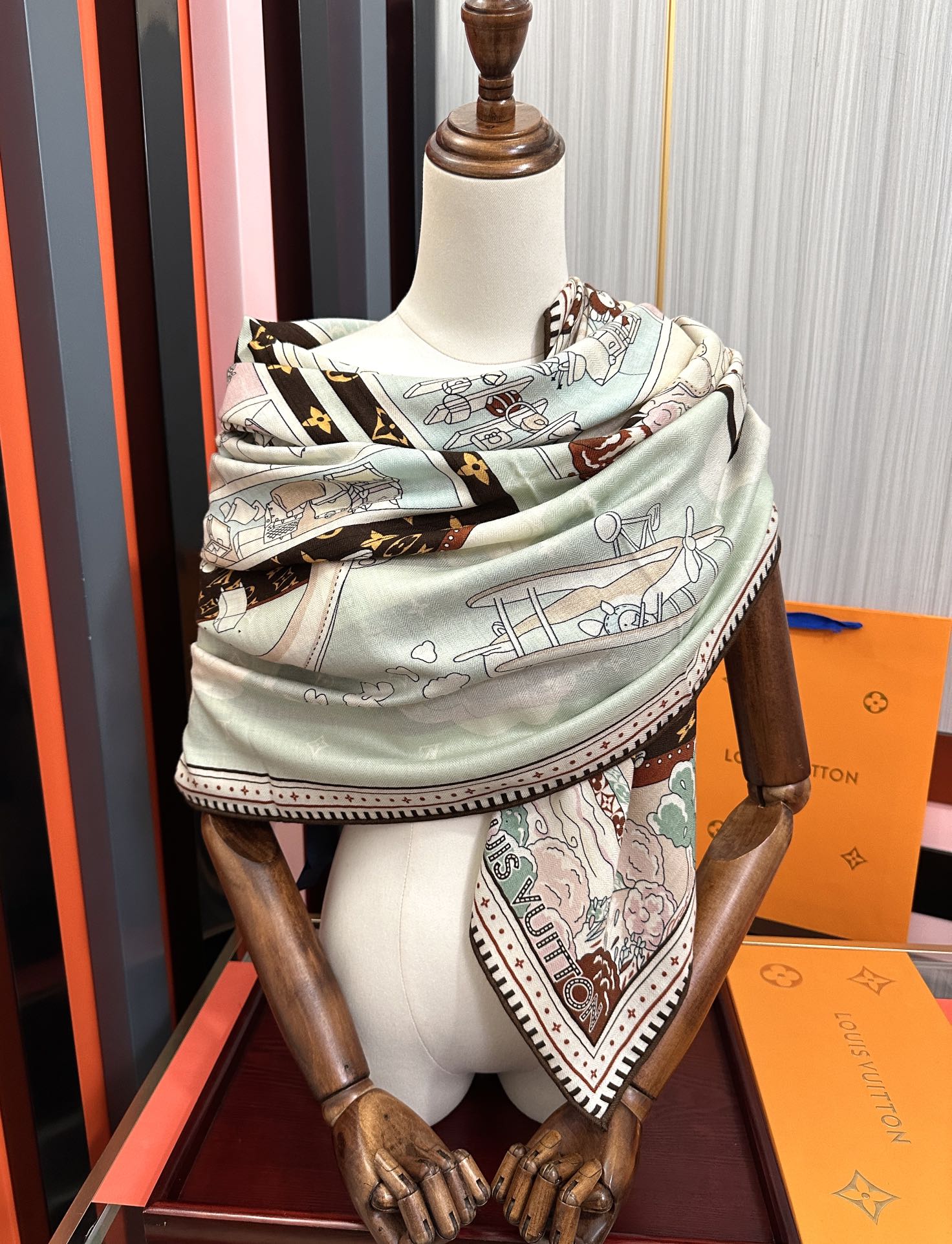 ❤️LV 【双面同色】经典优雅[礼物]~气质到骨子里[色]新一季的面料超高级，真心超级柔软，丝丝顺滑[太