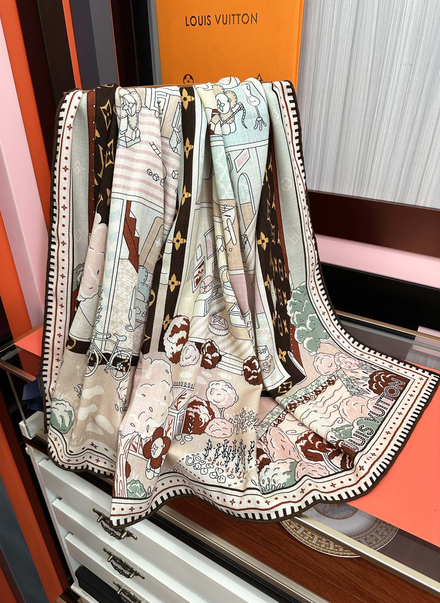 ❤️LV 【双面同色】经典优雅[礼物]~气质到骨子里[色]新一季的面料超高级，真心超级柔软，丝丝顺滑[太