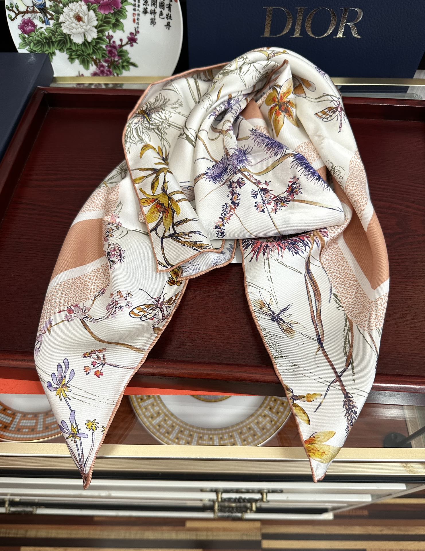 。高版本 迪奥 太美了 2025春夏季新款，太美了[玫瑰]买到都说好👍下手一定要快高端 大爱❤️女人尤物