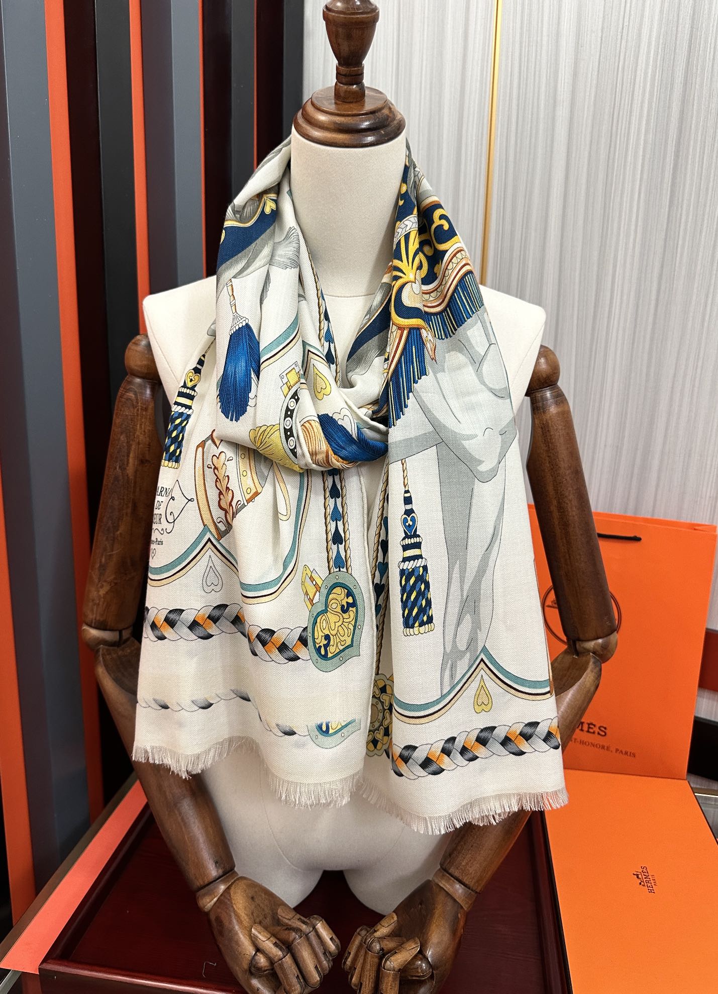 上新 2025 爱马仕。【双面同色骏马奔腾】太美了[吃瓜]下手一定要快[嘴唇]四季都可以用[勾引]真心美