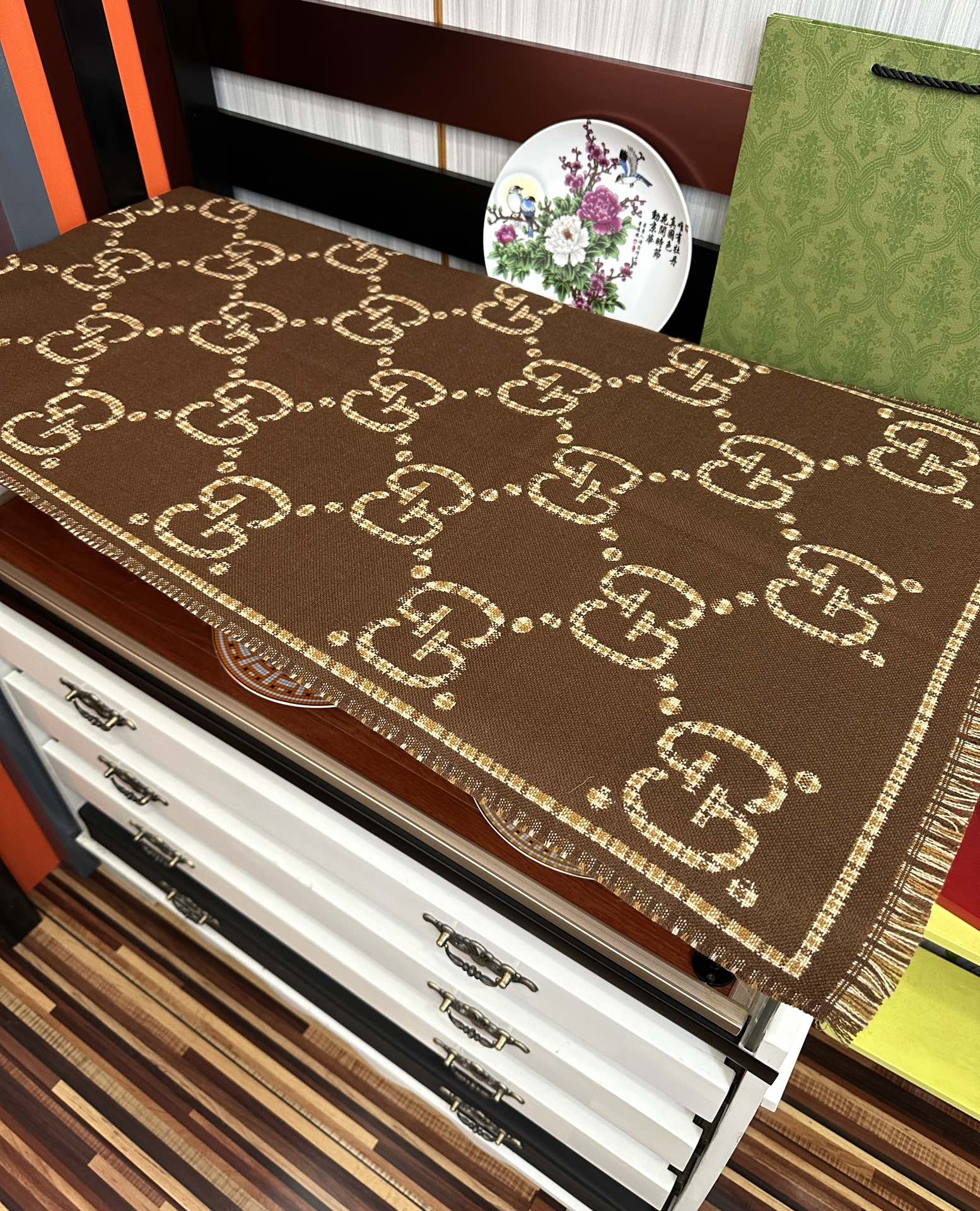 。【高品质】古驰 格纹大G羊毛围巾🧣又是一个秋冬王炸单品[礼物]经典GG图案是品牌在30年代开始使用的标