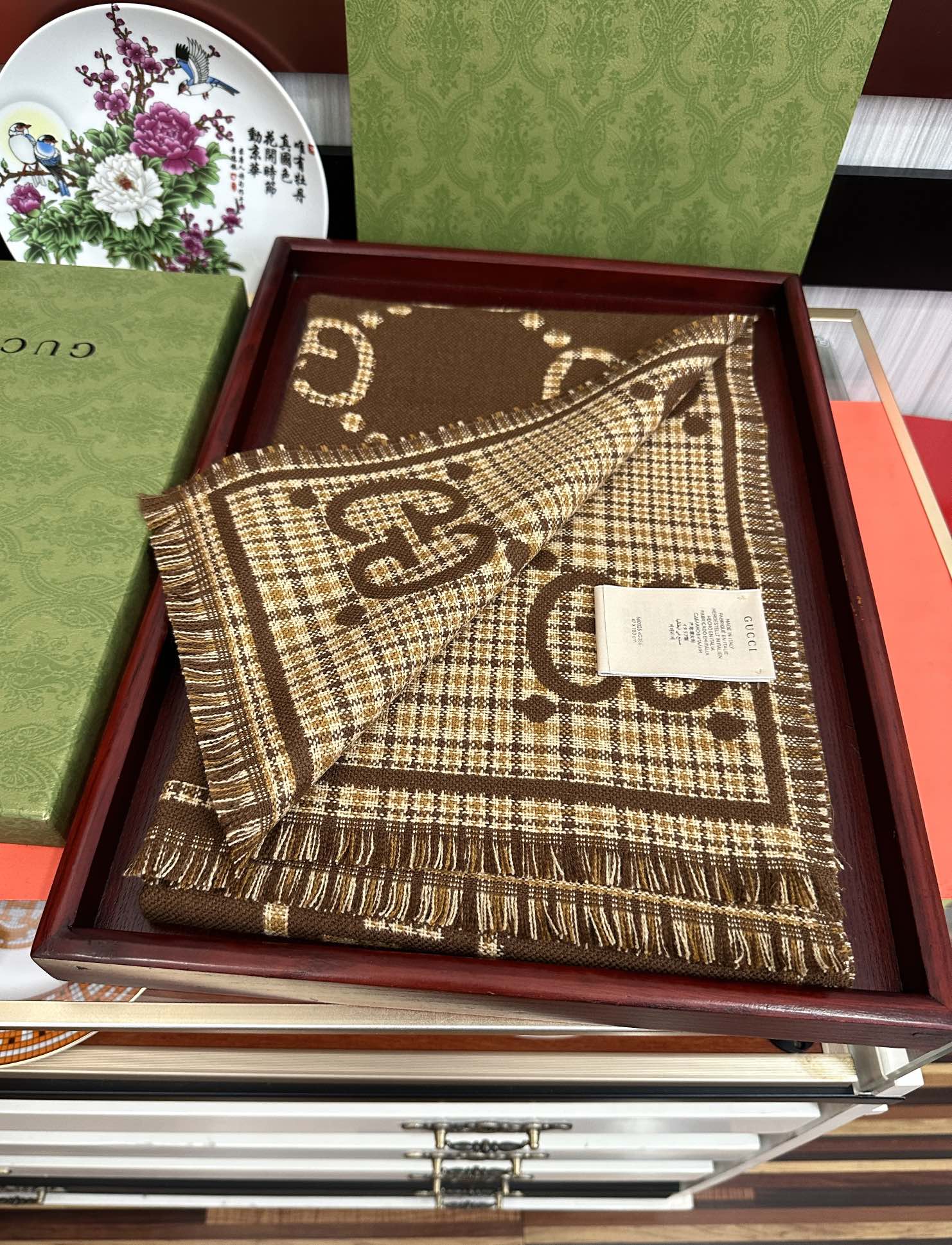 。【高品质】古驰 格纹大G羊毛围巾🧣又是一个秋冬王炸单品[礼物]经典GG图案是品牌在30年代开始使用的标