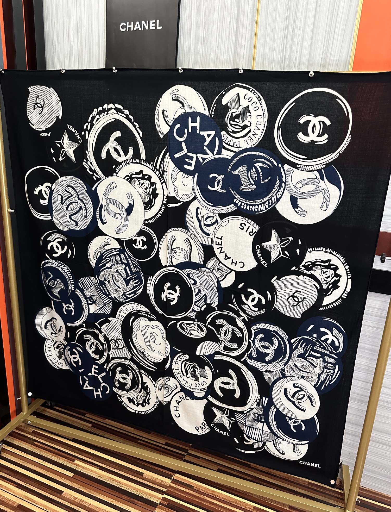 。香奈儿 【双面同色】经典双C优雅Coco风[礼物]~气质到骨子里[色]香奶奶新一季的面料超高级，真心超