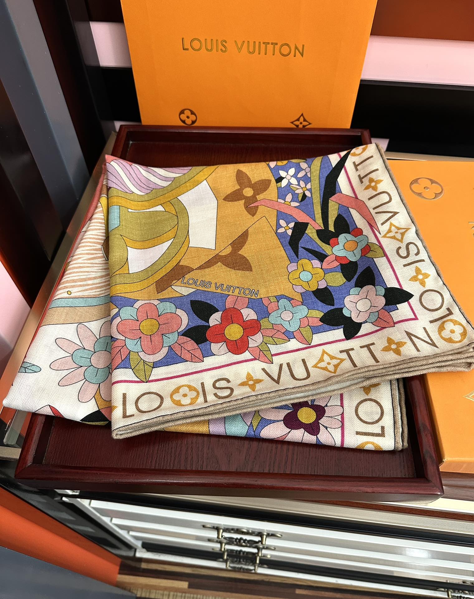 ❤️新款LV 2025高品质 ZG同步【双面同色】经典优雅[礼物]~气质到骨子里[色]新一季的面料超高级