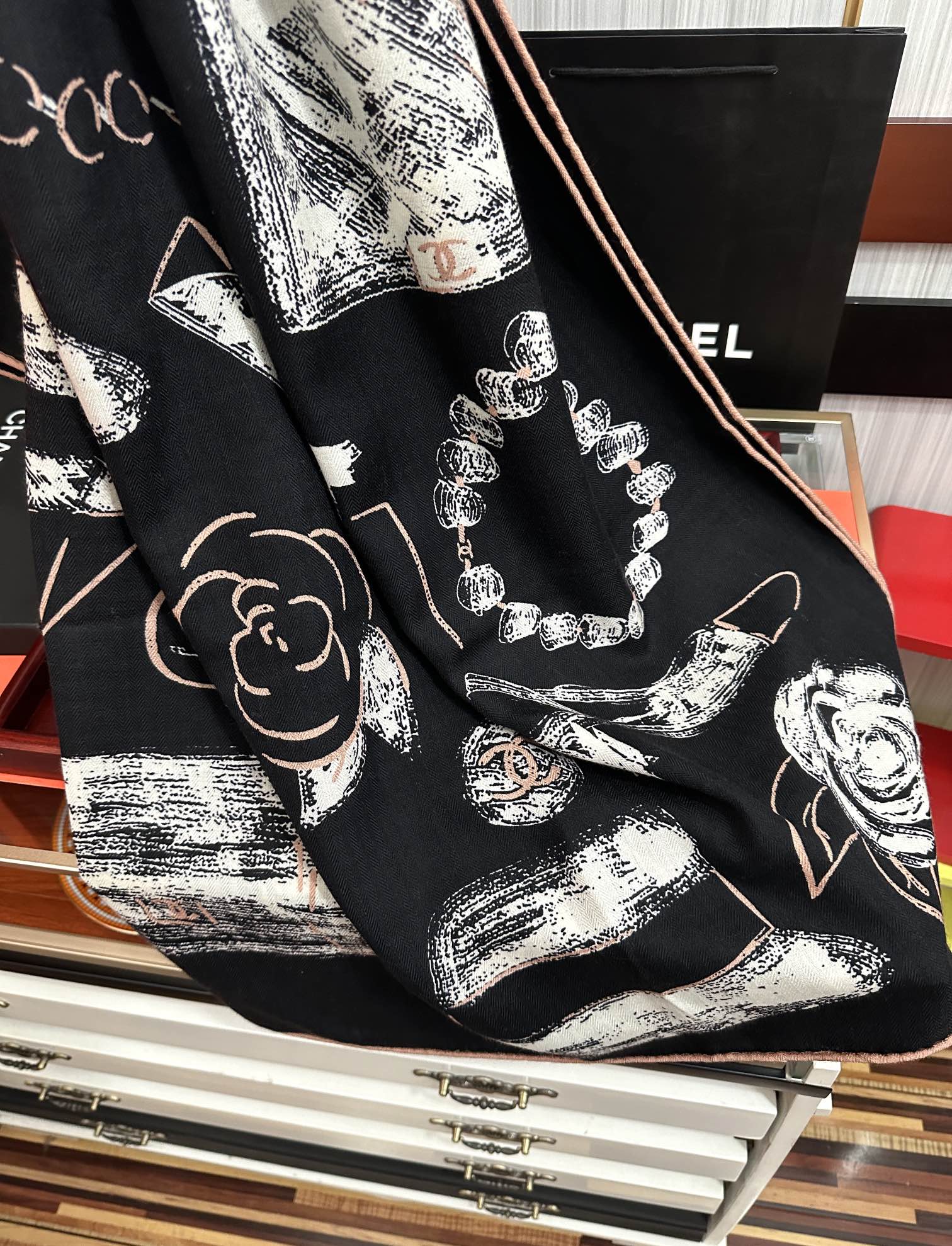 上新❤️2025 香奈儿 太美了 【双面同色】[發]经典茶花帽子🎩设计优雅风[礼物]~气质到骨子里[色]