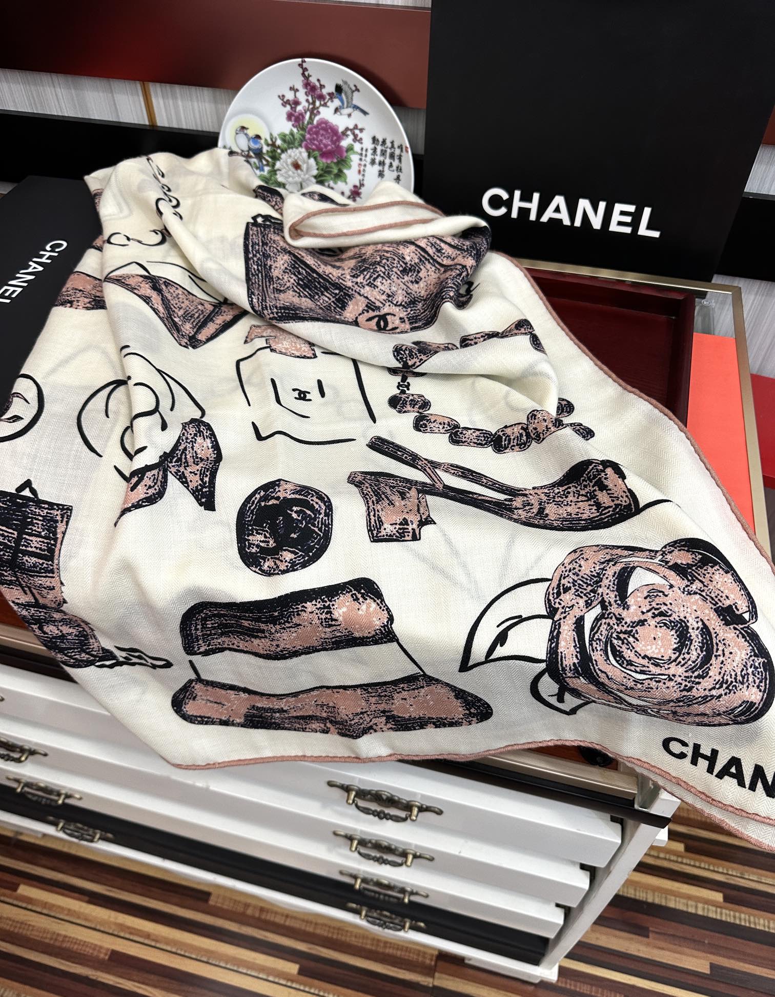 上新❤️2025 香奈儿 太美了 【双面同色】[發]经典茶花帽子🎩设计优雅风[礼物]~气质到骨子里[色]