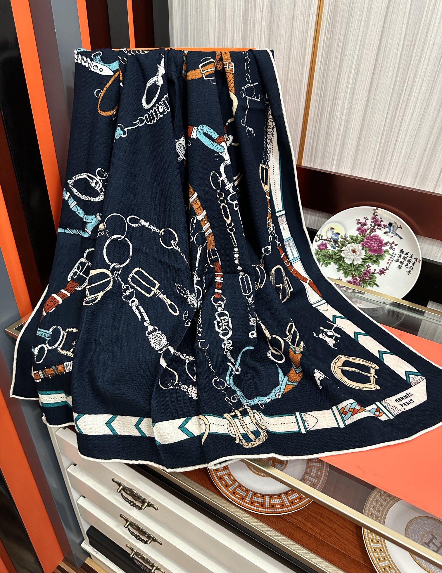 上新❤️2025 爱马士【双面同色】ZG同步最新款 买了都说好看顶级工艺超值[嘴唇]专柜爆款🎁🎁羊绒方巾