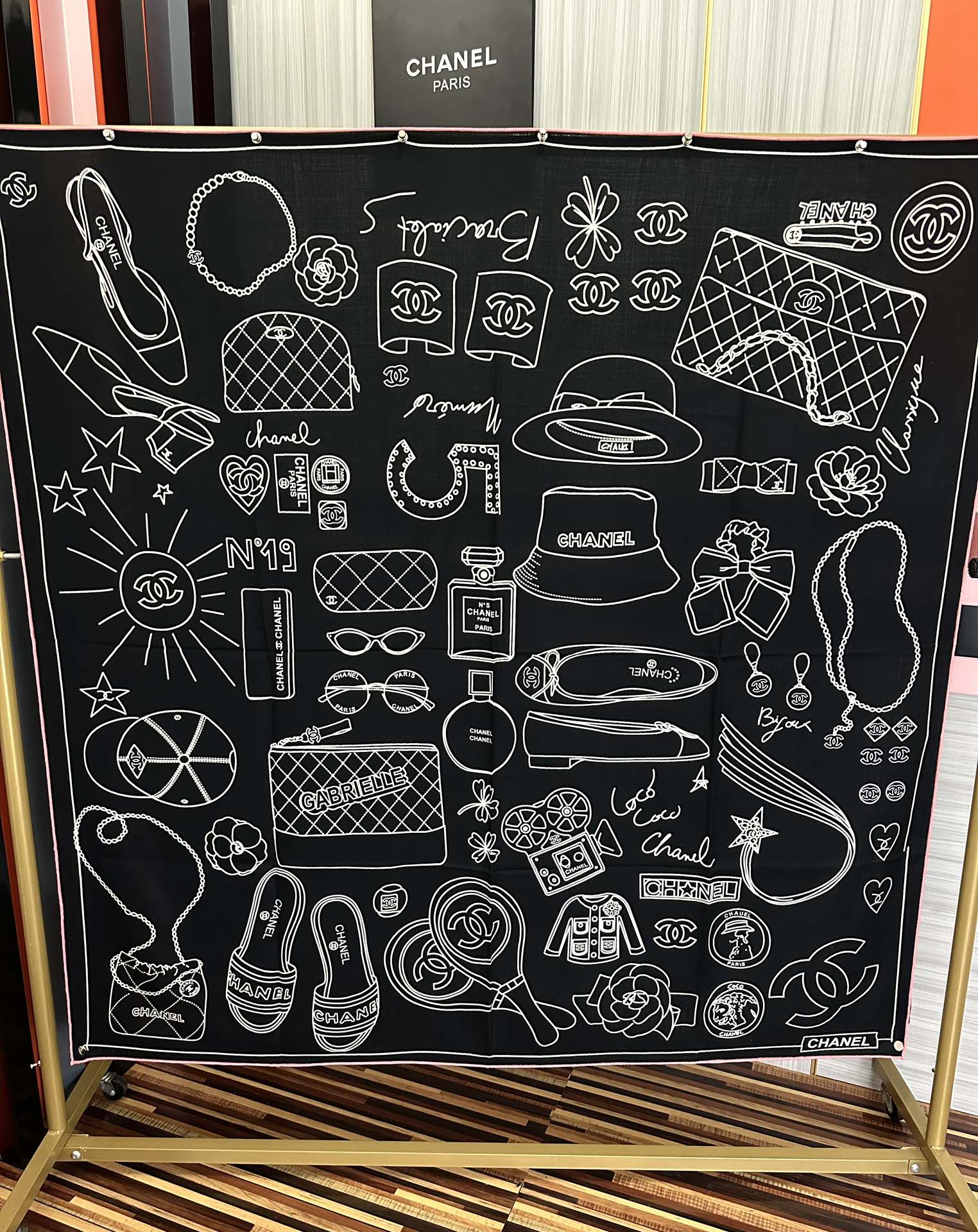 上新。香奈儿 2025【双面同色】经典双鞋子🥿包包、帽子🎩图案~气质到骨子里[色]香奶奶新一季的面料超高