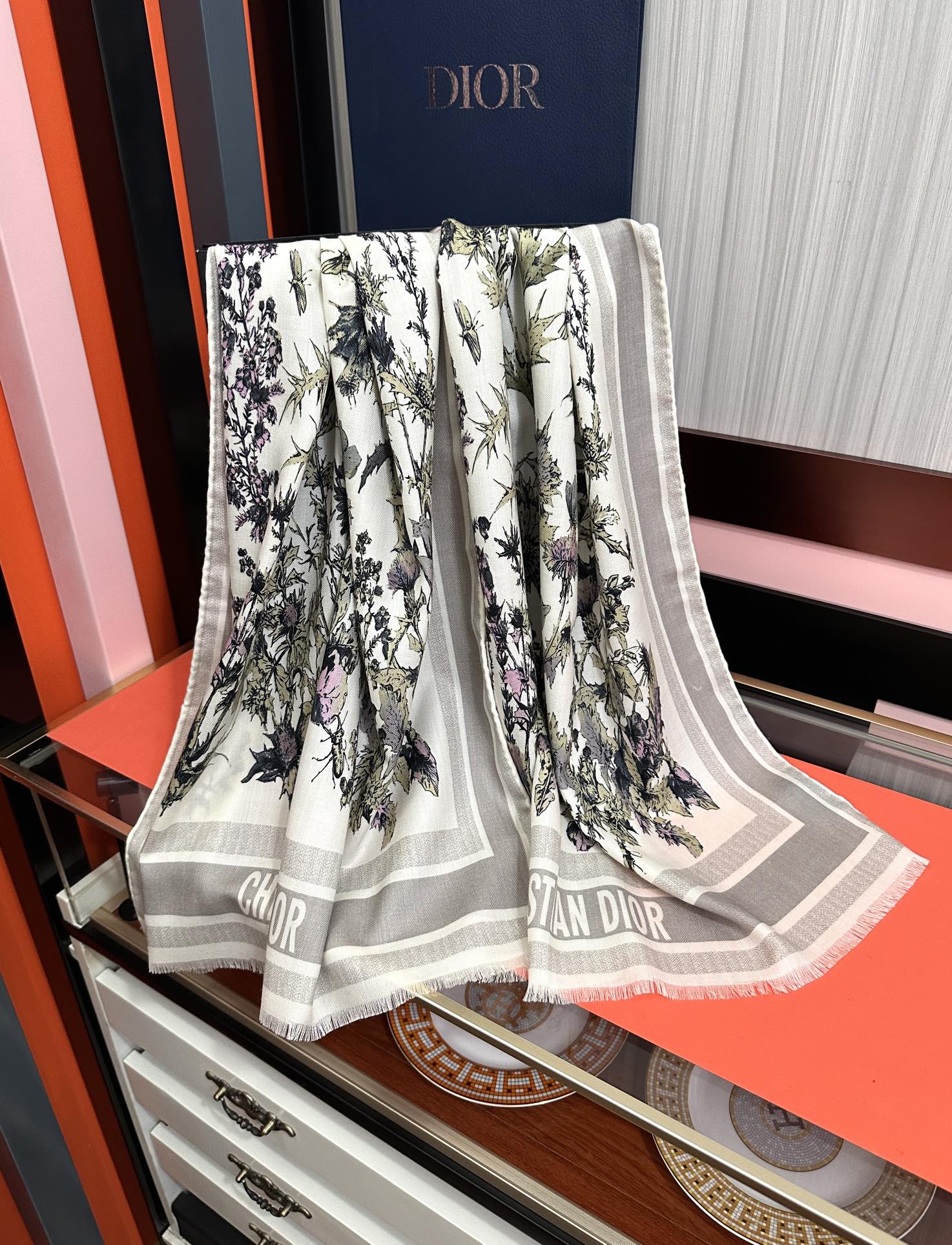 新款 迪奥。双面同色【植物丛林】大自然景象[吃瓜]下手一定要快[嘴唇]四季都可以用[勾引]真心美的让人非