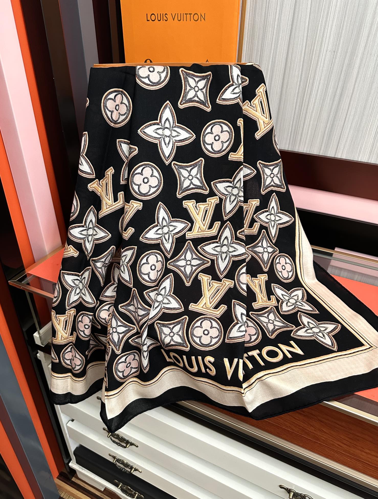 新款 ❤️LV 2025经典优雅[礼物]~气质到骨子里[色]新一季的面料超高级，真心超级柔软，丝丝顺滑[