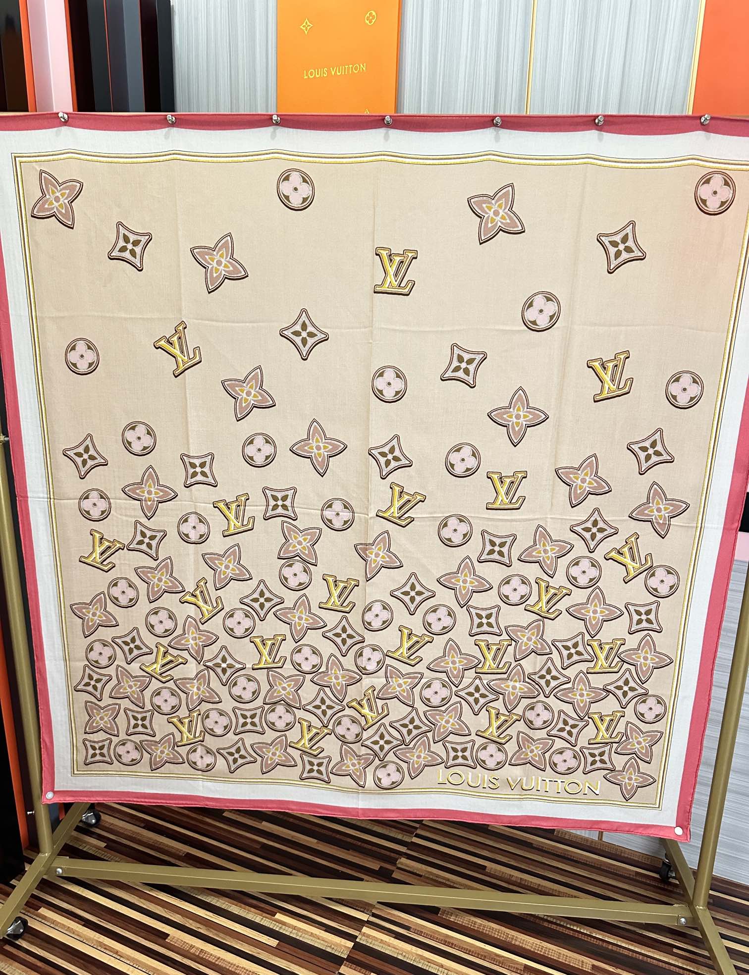 新款 ❤️LV 2025经典优雅[礼物]~气质到骨子里[色]新一季的面料超高级，真心超级柔软，丝丝顺滑[