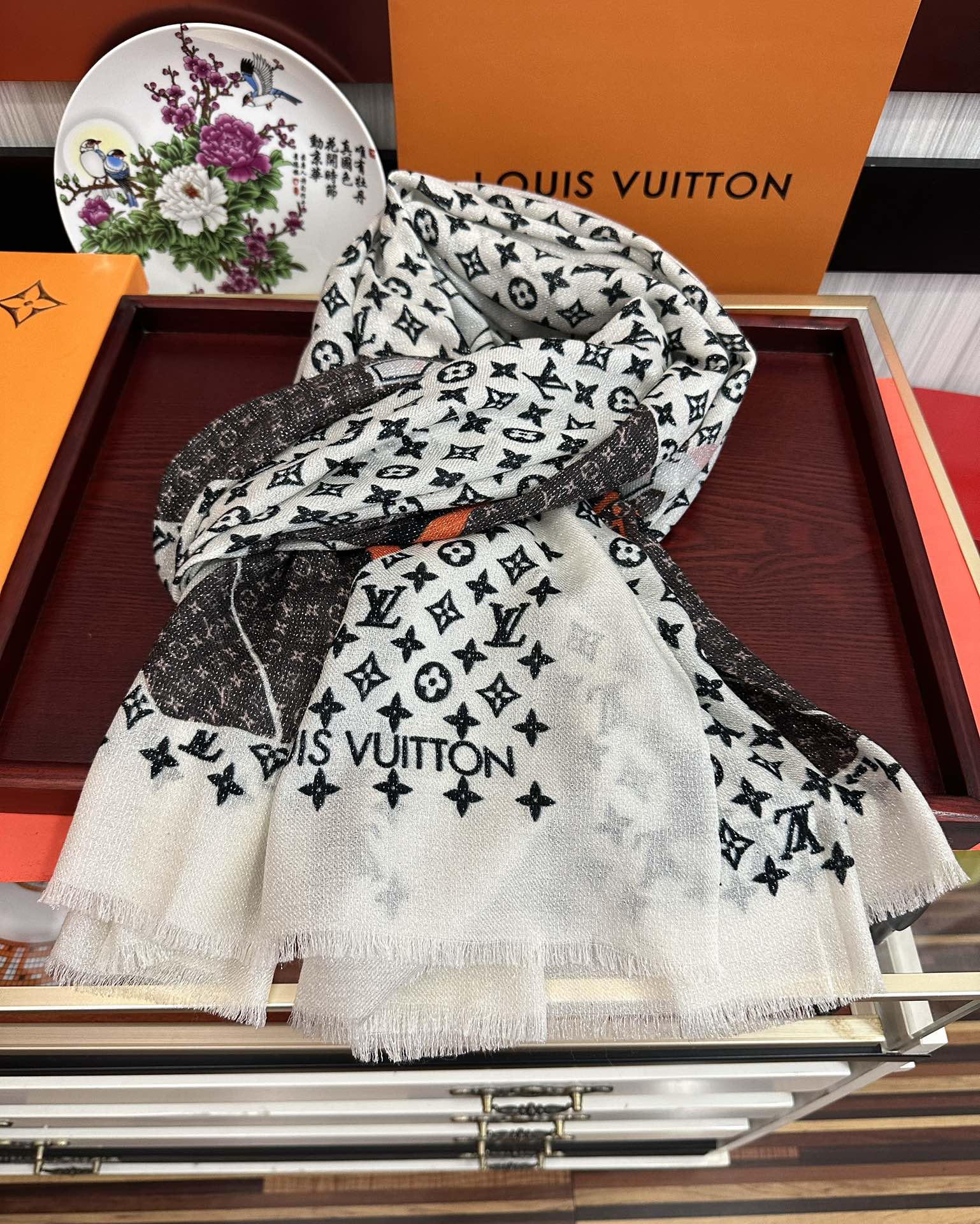 Unknown V 银丝2025 最新款 设计太美了