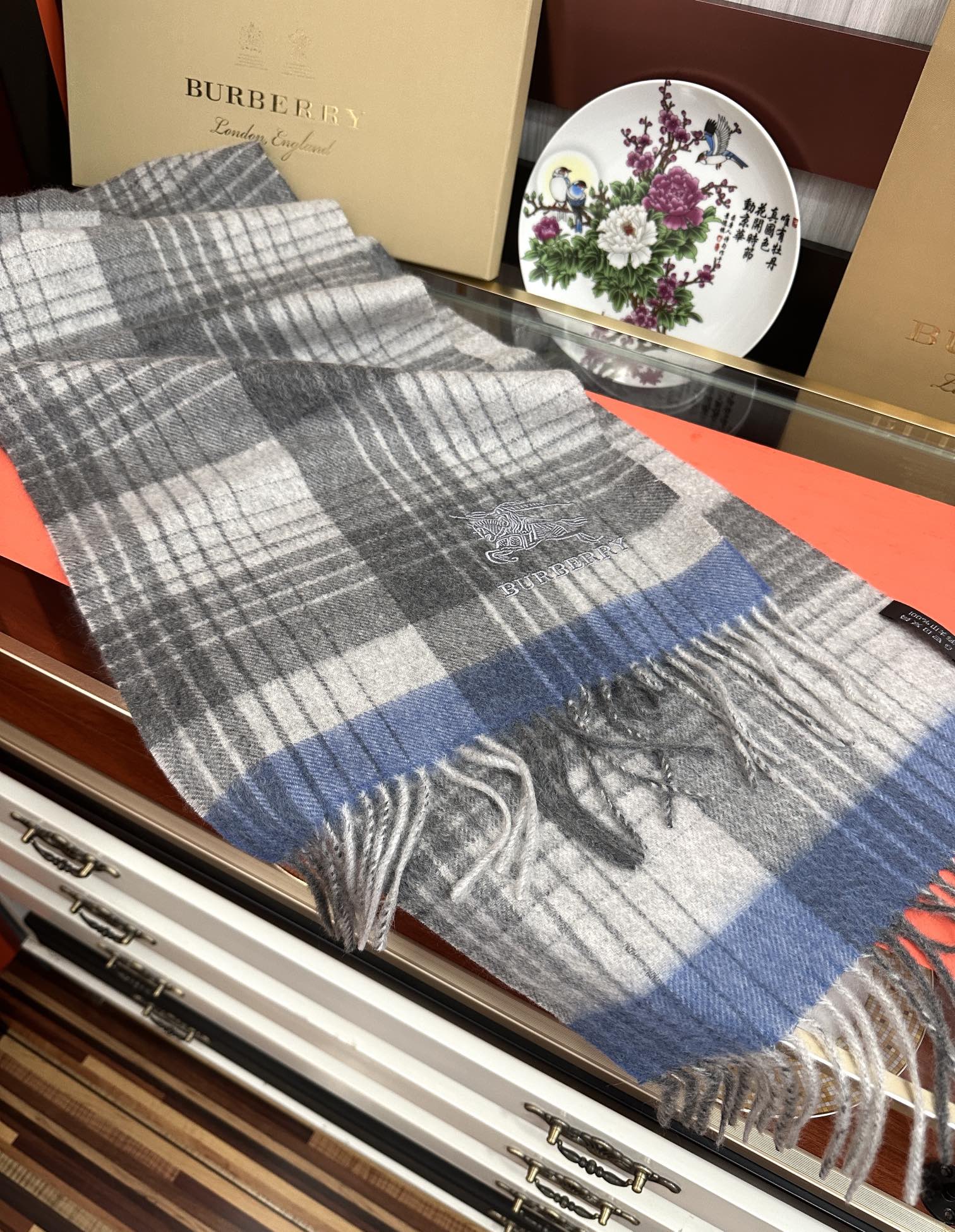 Burberry 新款 125%山羊绒 巴宝莉采用内蒙古 山羊绒 最新款男女通用 重磅推荐 的格子