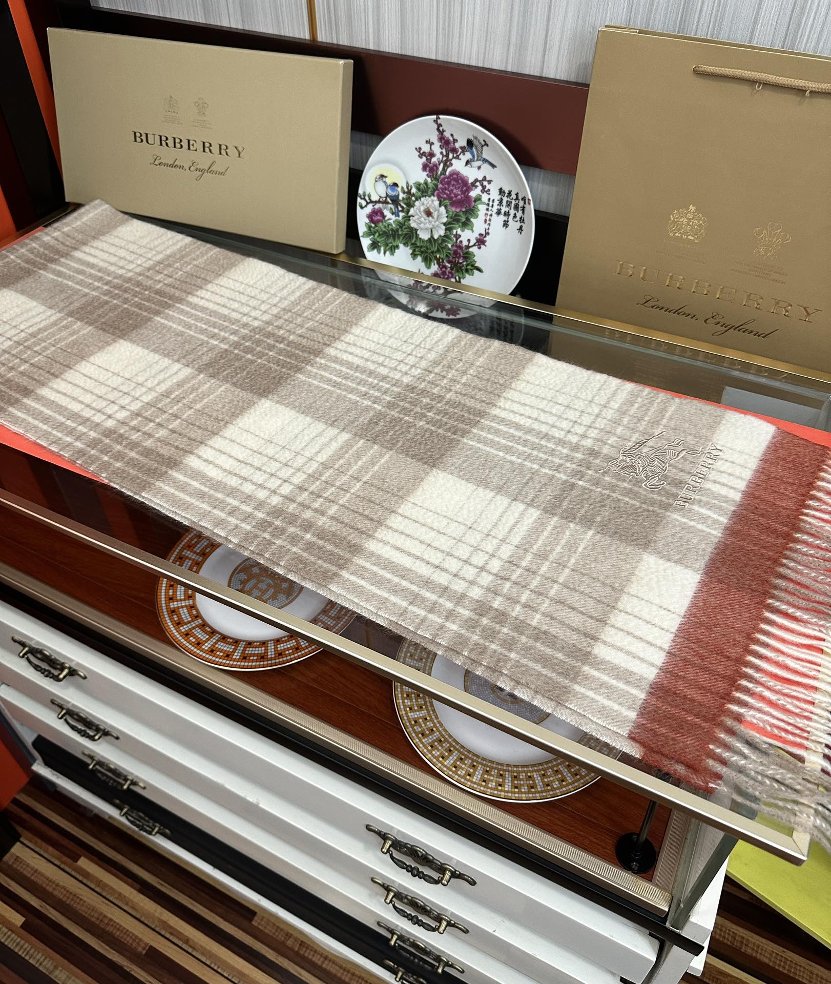 Burberry 新款 125%山羊绒 巴宝莉采用内蒙古 山羊绒 最新款男女通用 重磅推荐 的格子