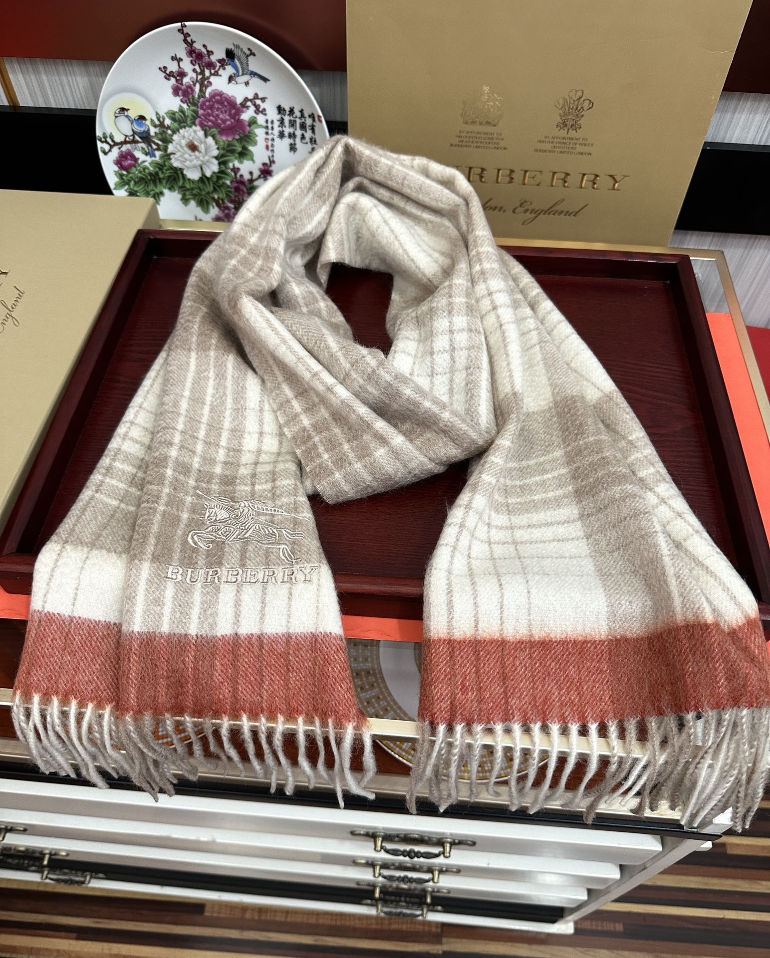 Burberry 新款 125%山羊绒 巴宝莉采用内蒙古 山羊绒 最新款男女通用 重磅推荐 的格子