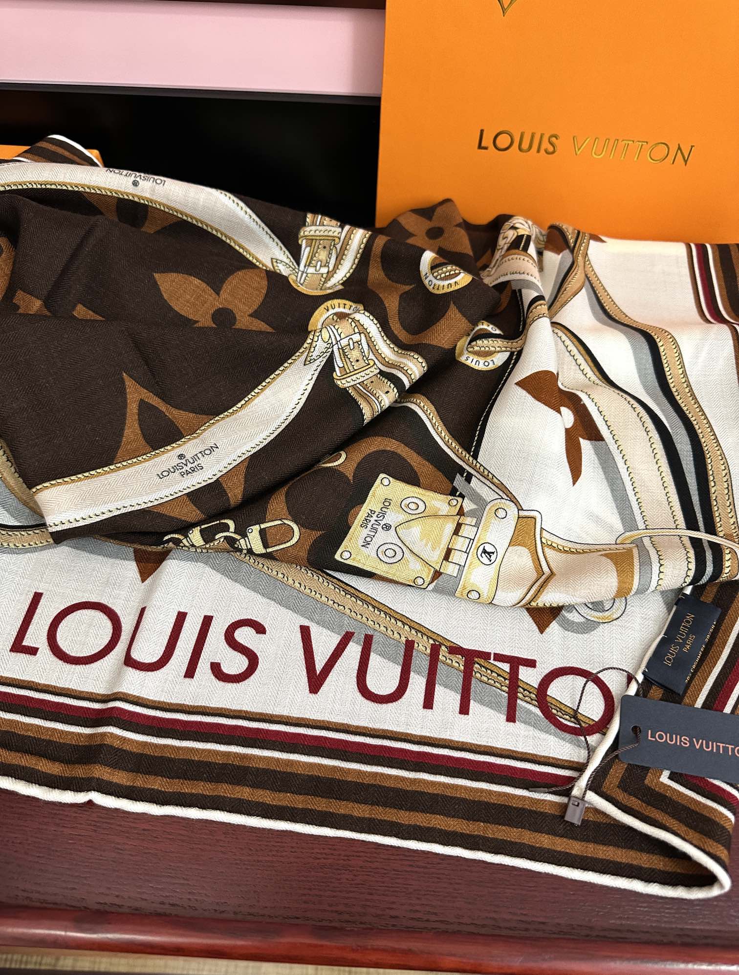 Louis Vuitton LV 2025 【双面同色】 优雅 ~气质到骨子里 新一季的面料超高级