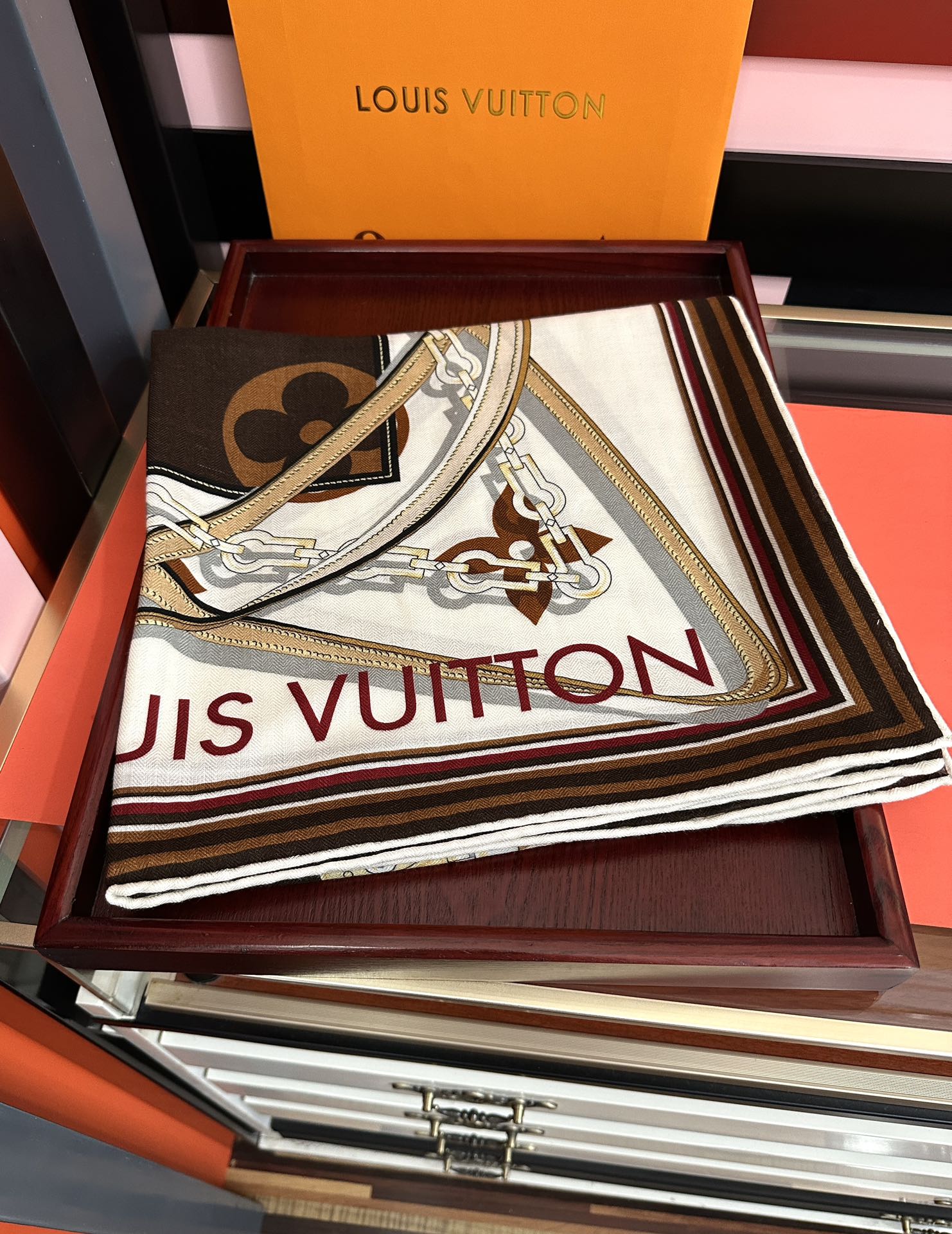 Louis Vuitton LV 2025 【双面同色】 优雅 ~气质到骨子里 新一季的面料超高级