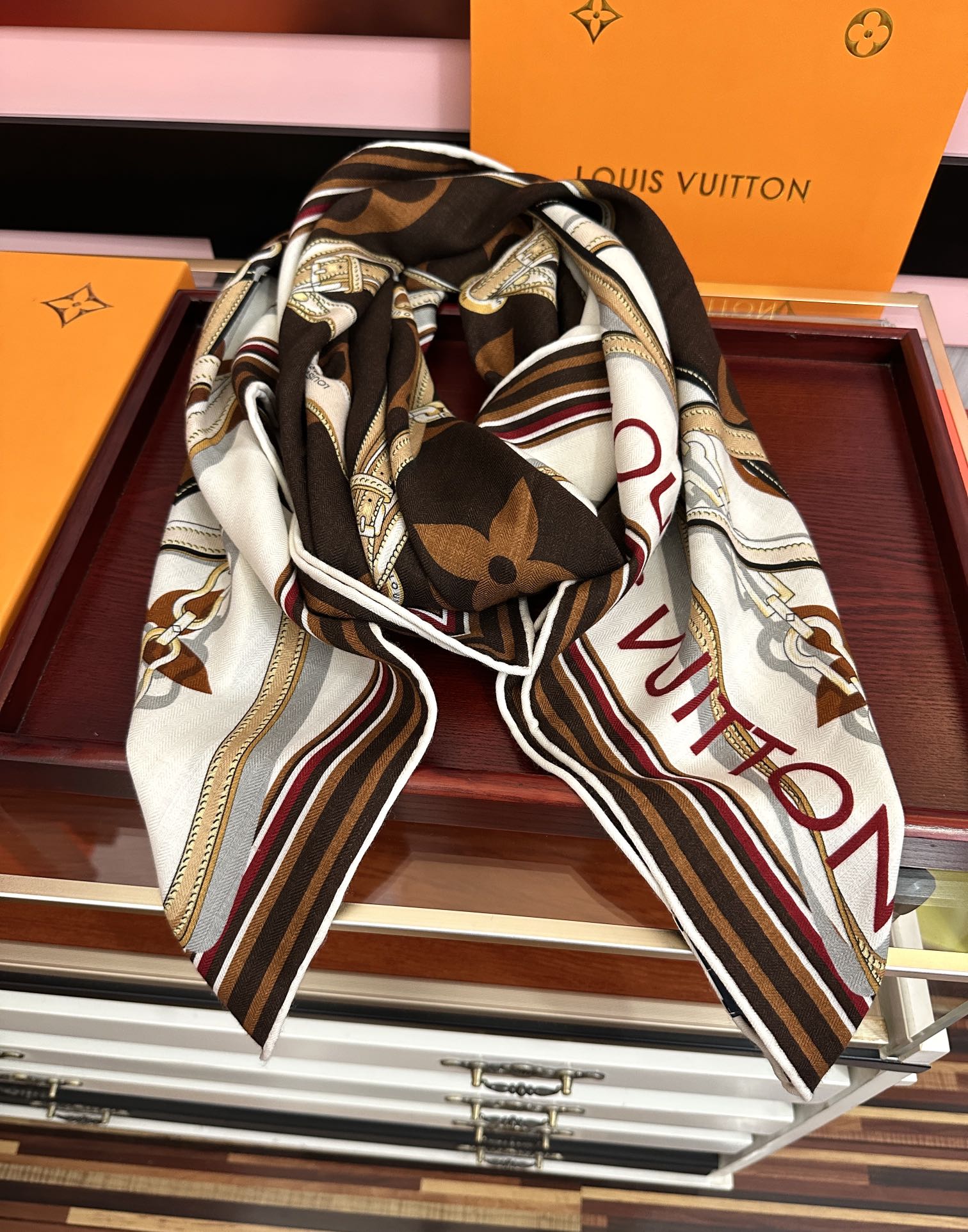 Louis Vuitton LV 2025 【双面同色】 优雅 ~气质到骨子里 新一季的面料超高级