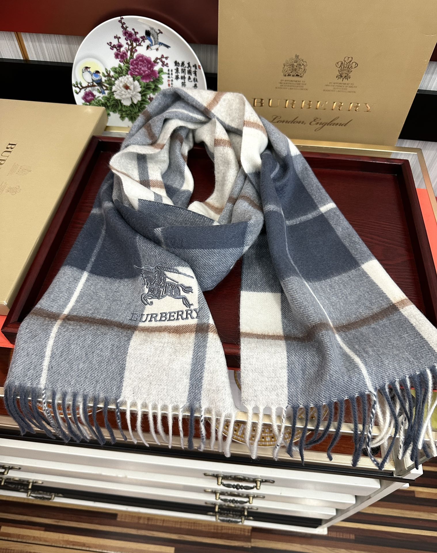 Burberry 125%山羊绒 2025 巴宝莉【刺绣战马】采用内蒙古 山羊绒 最新款男女通用 重磅推荐 的格子