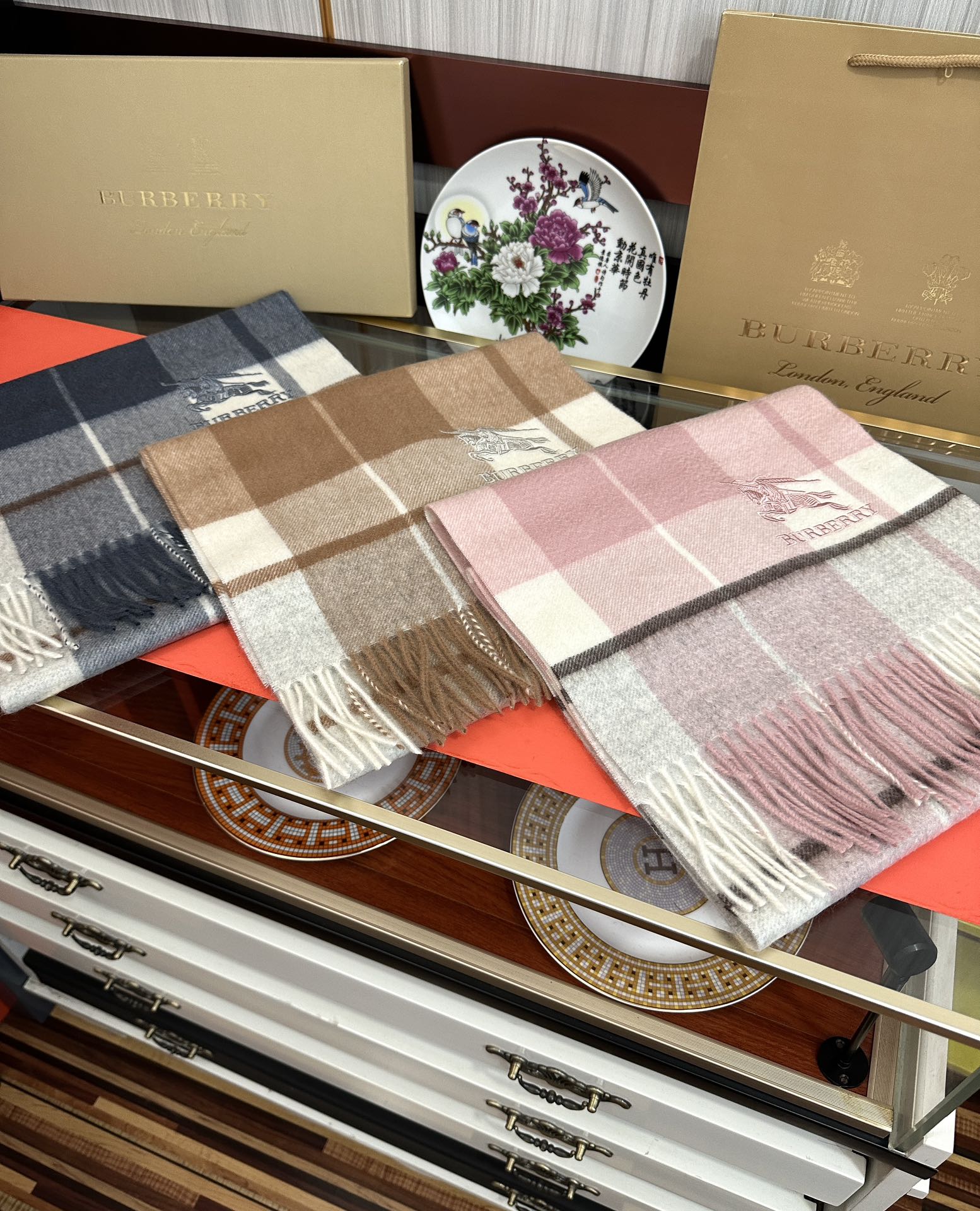 Burberry 125%山羊绒 2025 巴宝莉【刺绣战马】采用内蒙古 山羊绒 最新款男女通用 重磅推荐 的格子