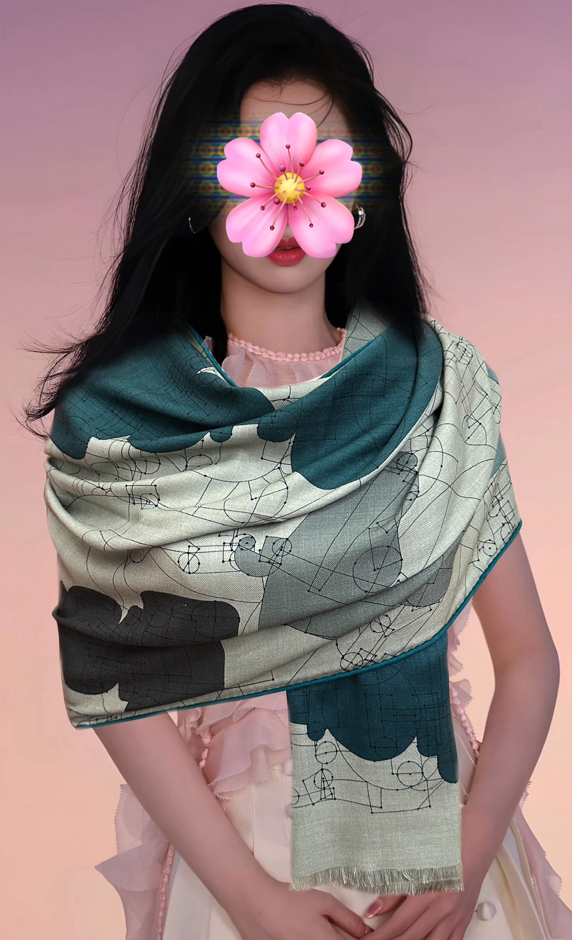 Hermès 爱马士2025【双面同色印花】 下手一定要快 四季都可以用 真心美的让人非常非上身效果简直美翻了 品质非常完美 整个围巾给人气场的同时又非常 秀丽 绝对值得入手的新款 实物一拿到就会庆幸自己是女人的绝美好货 尺寸：65x185