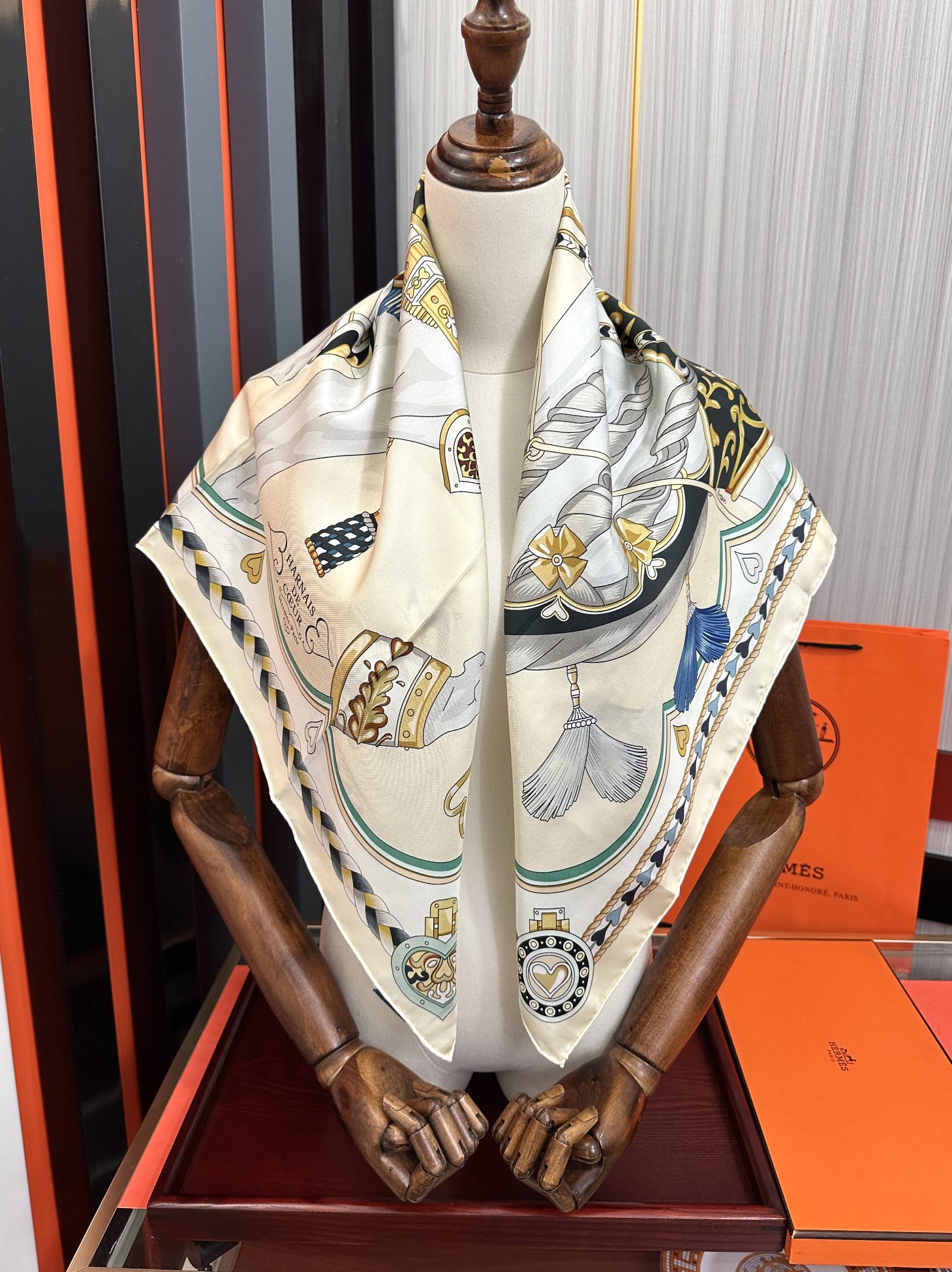 Hermès 高版本 爱马仕 2025新款【骏马奔腾】 手工卷边