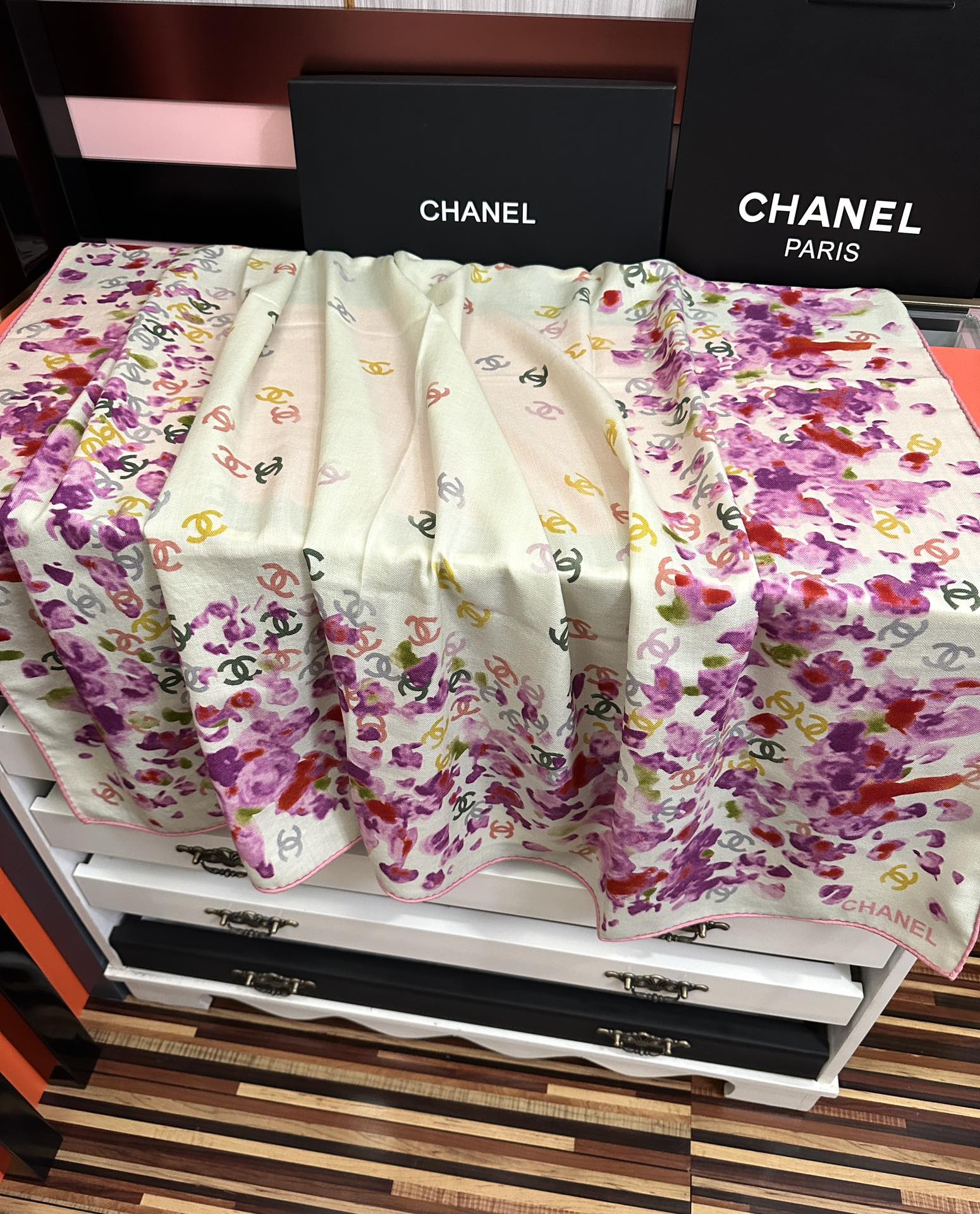 Chanel 香奈儿 【2025双面同色印花】太美了 茶花帽子 真心 柔软