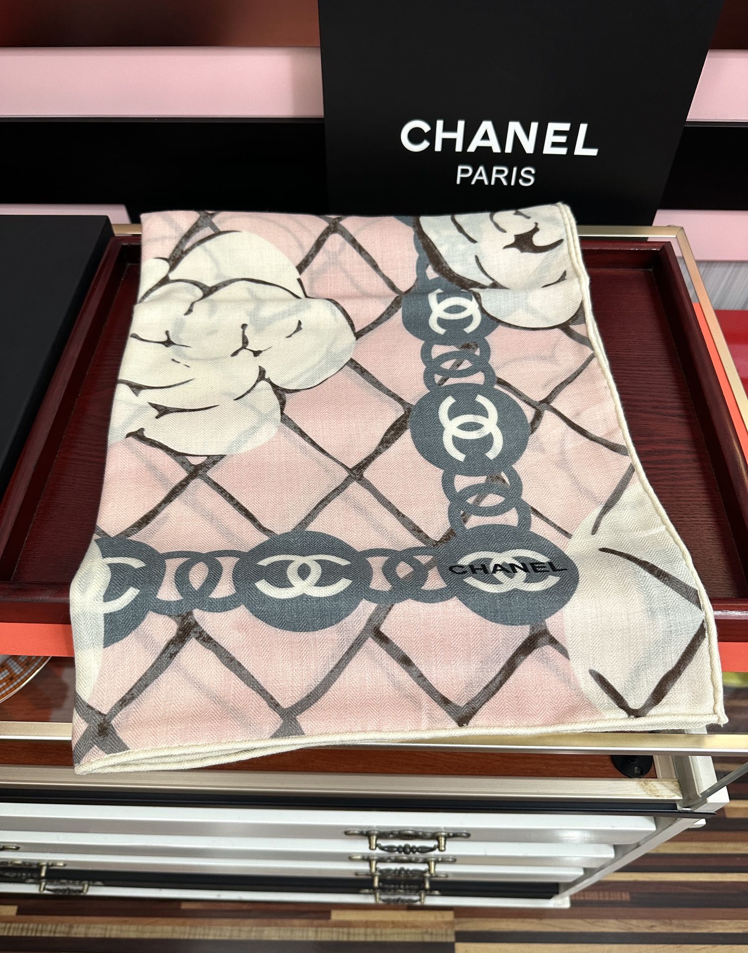 Chanel 香奈儿 香奶奶永远都是这么 【双面同色】太美了 设计优雅风 ~气质到骨子里 香奶奶新一季的面料超高级