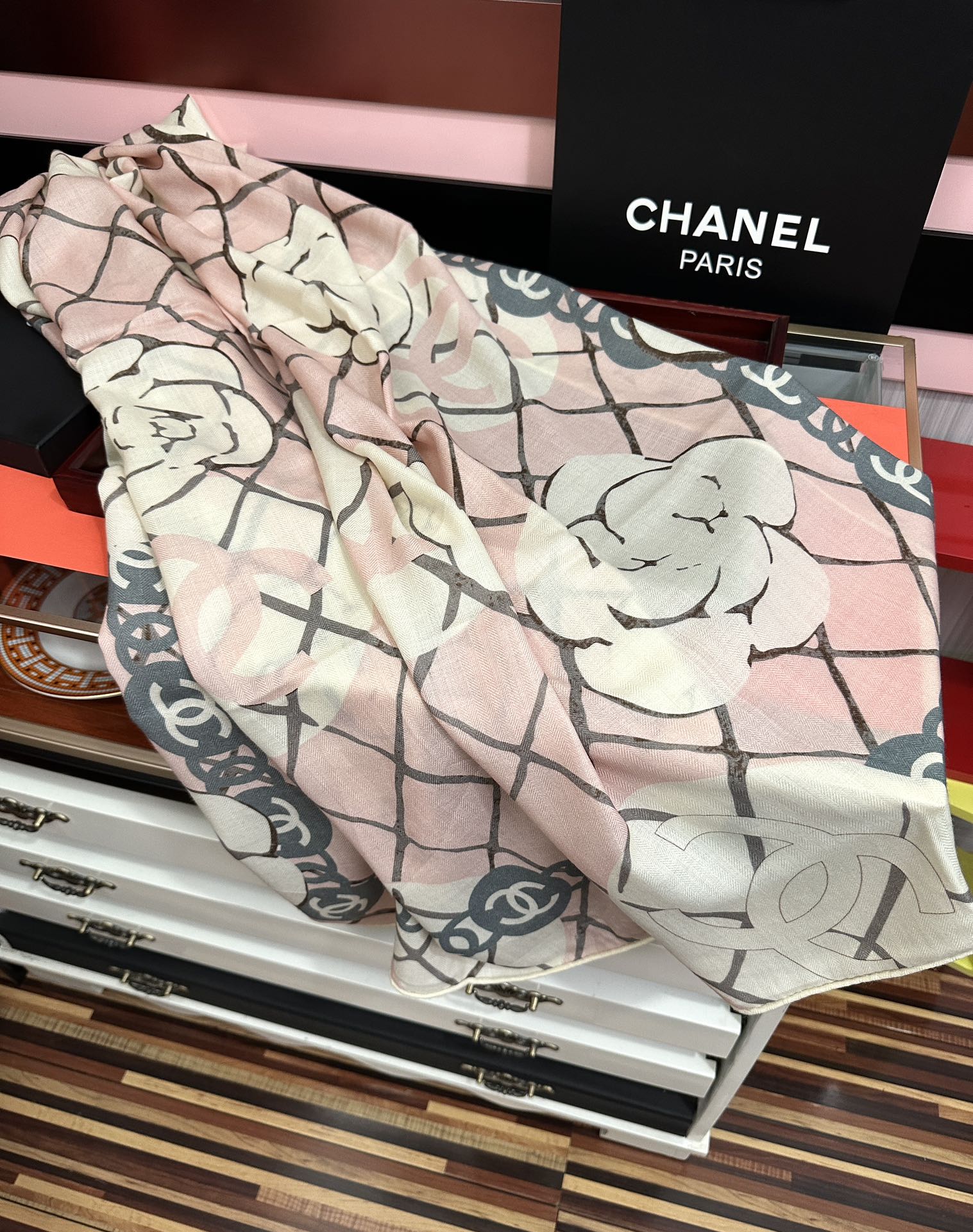 Chanel 香奈儿 香奶奶永远都是这么 【双面同色】太美了 设计优雅风 ~气质到骨子里 香奶奶新一季的面料超高级