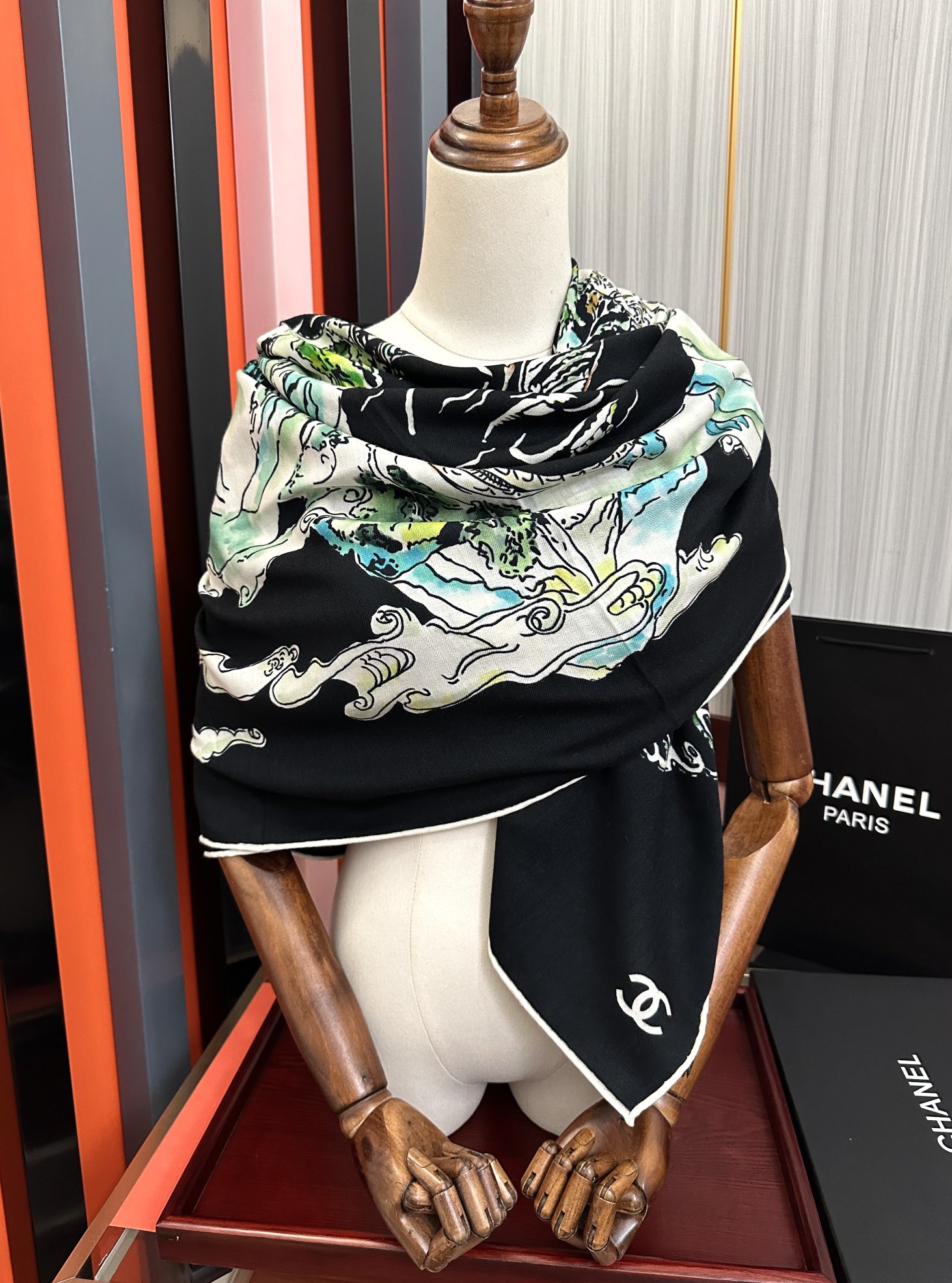 Chanel 香奈儿 太美了 【双面同色】 设计优雅风 ~气质到骨子里 香奶奶新一季的面料超高级