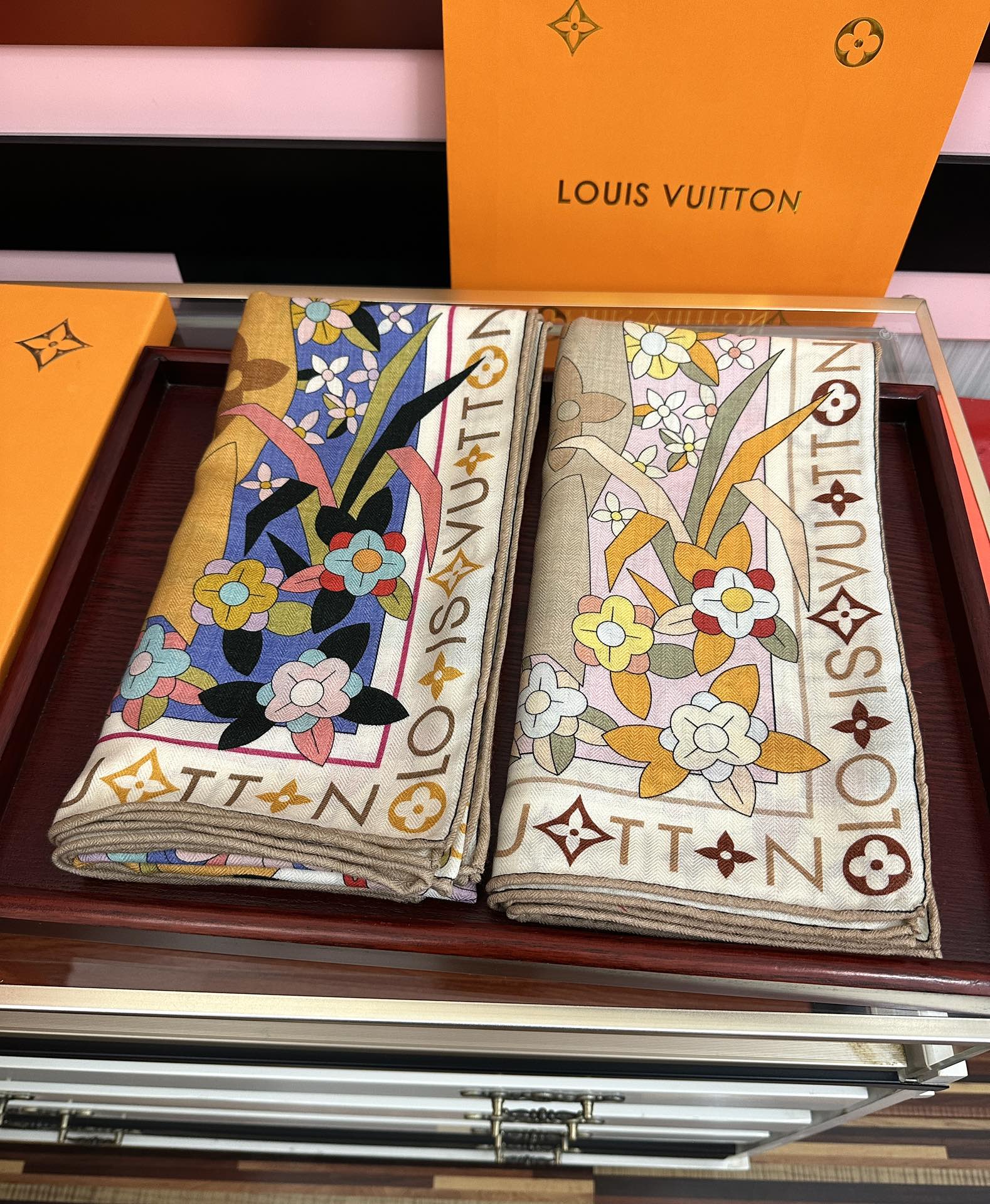 Unknown 新款LV 2025高品质 ZG同步【双面同色】 优雅 ~气质到骨子里 新一季的面料超高级