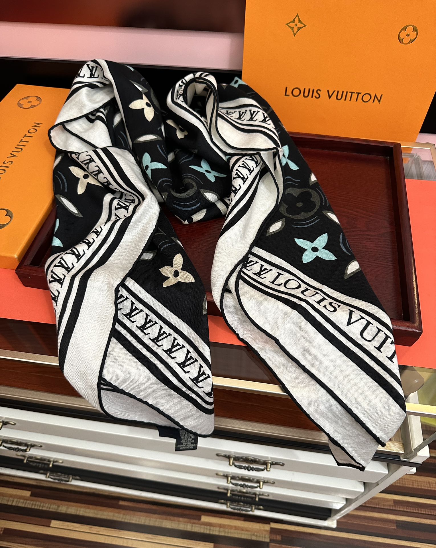 Louis Vuitton LV 2025【双面同色】ZG同步 优雅 ~气质到骨子里 新一季的面料超高级
