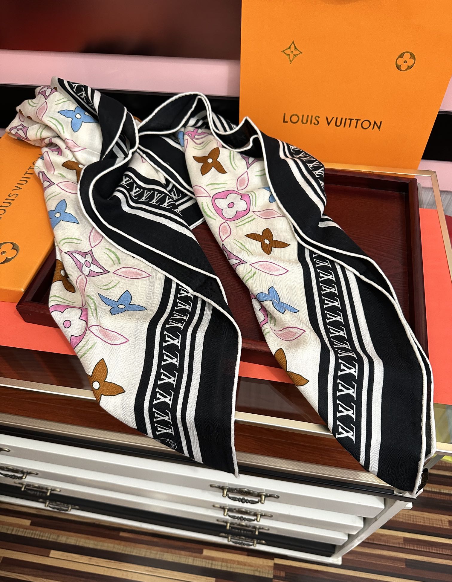 Louis Vuitton LV 2025【双面同色】ZG同步 优雅 ~气质到骨子里 新一季的面料超高级