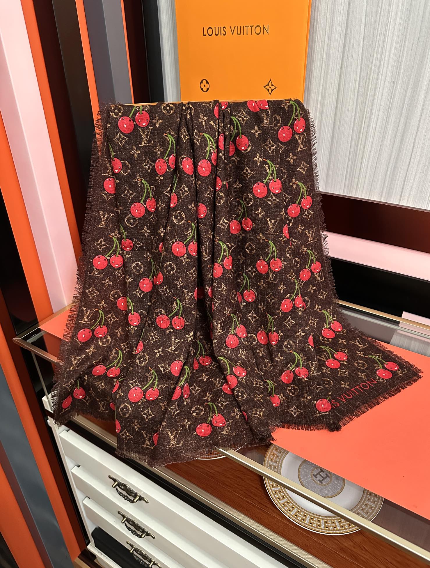 Louis Vuitton LV 2025双面同色樱桃 优雅 ~气质到骨子里 新一季的面料超高级