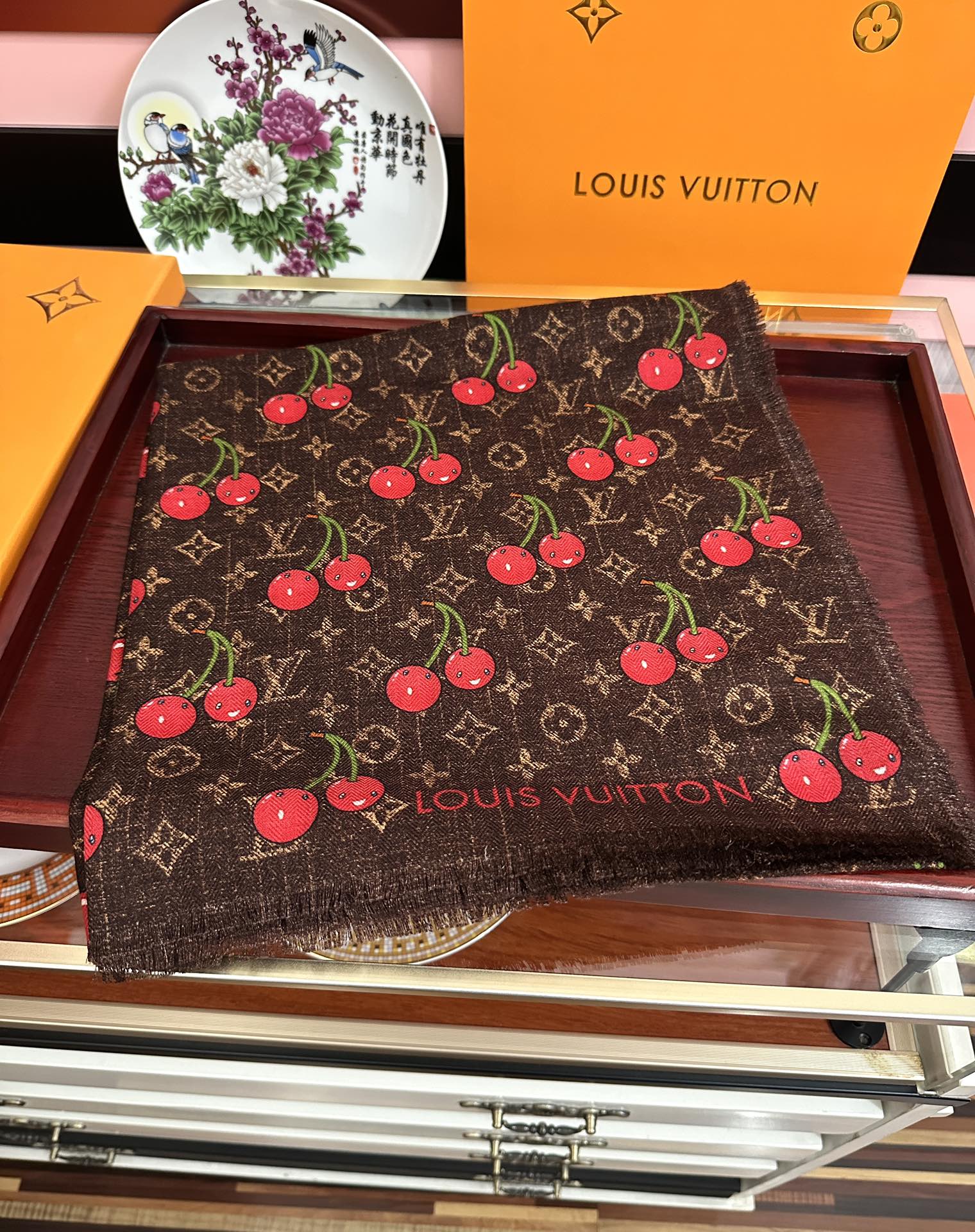 Louis Vuitton LV 2025双面同色樱桃 优雅 ~气质到骨子里 新一季的面料超高级