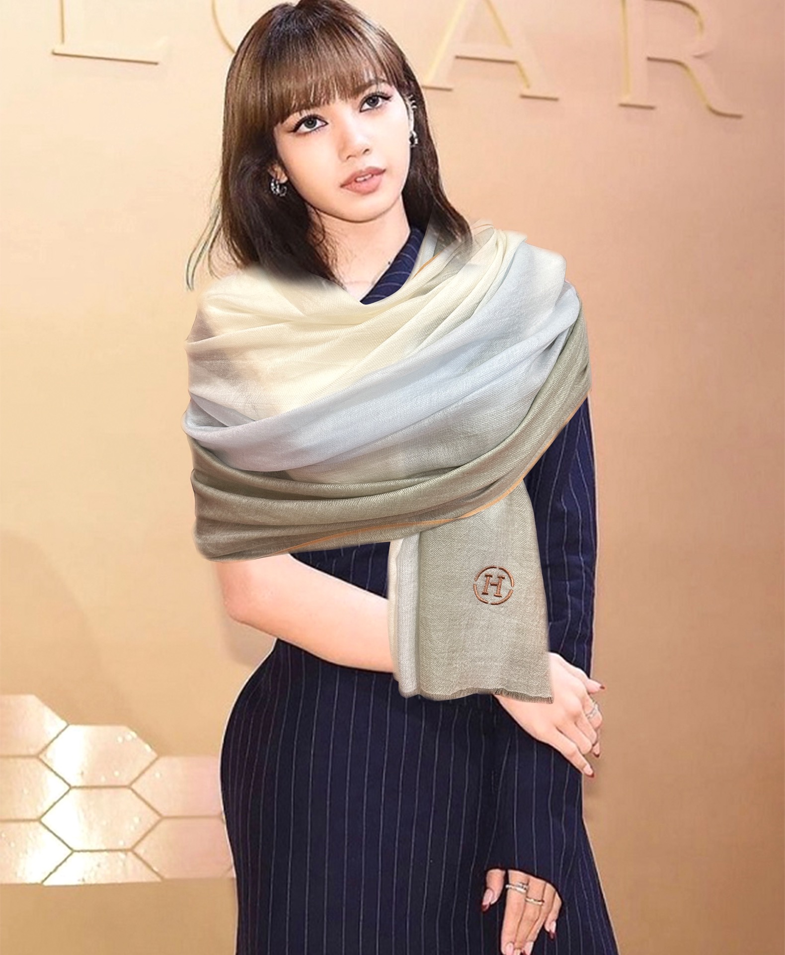 Hermès 新款2025 爱马士 版到货 搭配调色纱染再色织 这款经历漫长等待耗时3个月之久才完成面料 身份和气质的象征 尺特别人工抽穗散须