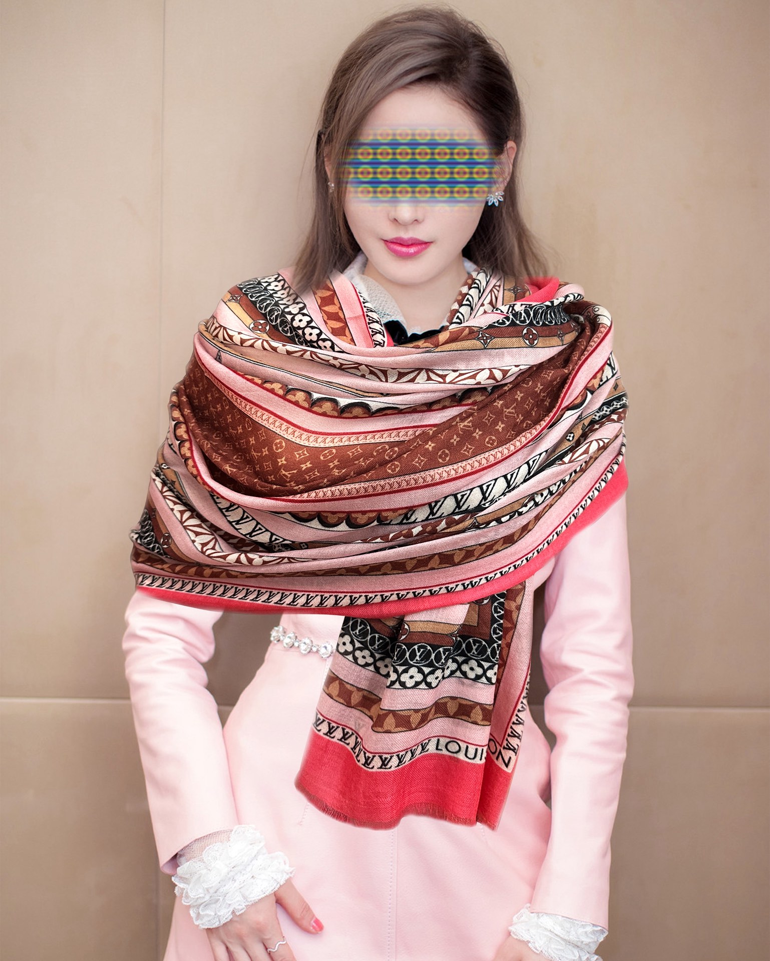 Louis Vuitton 设计太美了 真心赞 【双面300支戒指绒长巾】 实物真心美 细节都可见 高端 VI 绝对值得入手 尺寸：100x200cm材质：羊绒