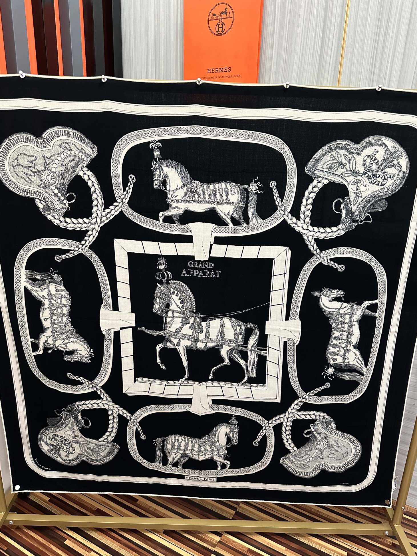 Hermès 爱马仕 2025【双面同色】ZG同步 H家买了都说 推荐 工艺超值 立体呈现图案纹路实物档次极高 特殊工艺高端研发惊艳问世 受到白富美的喜欢 无论是品质 款式 价格都令 控的她们尖叫 超高性价比 绝对值得入手 材质：30%真丝+70%山羊绒