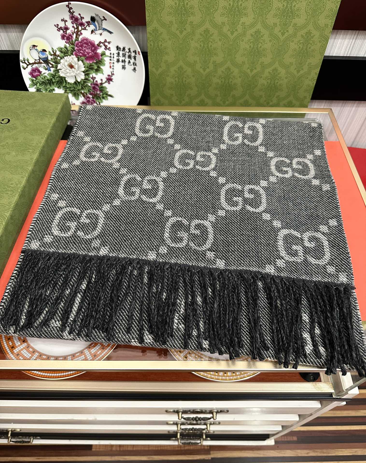 Gucci GG字母双面长巾 牛仔蓝双G字母双面交织图案 一面大GG 一面小GG